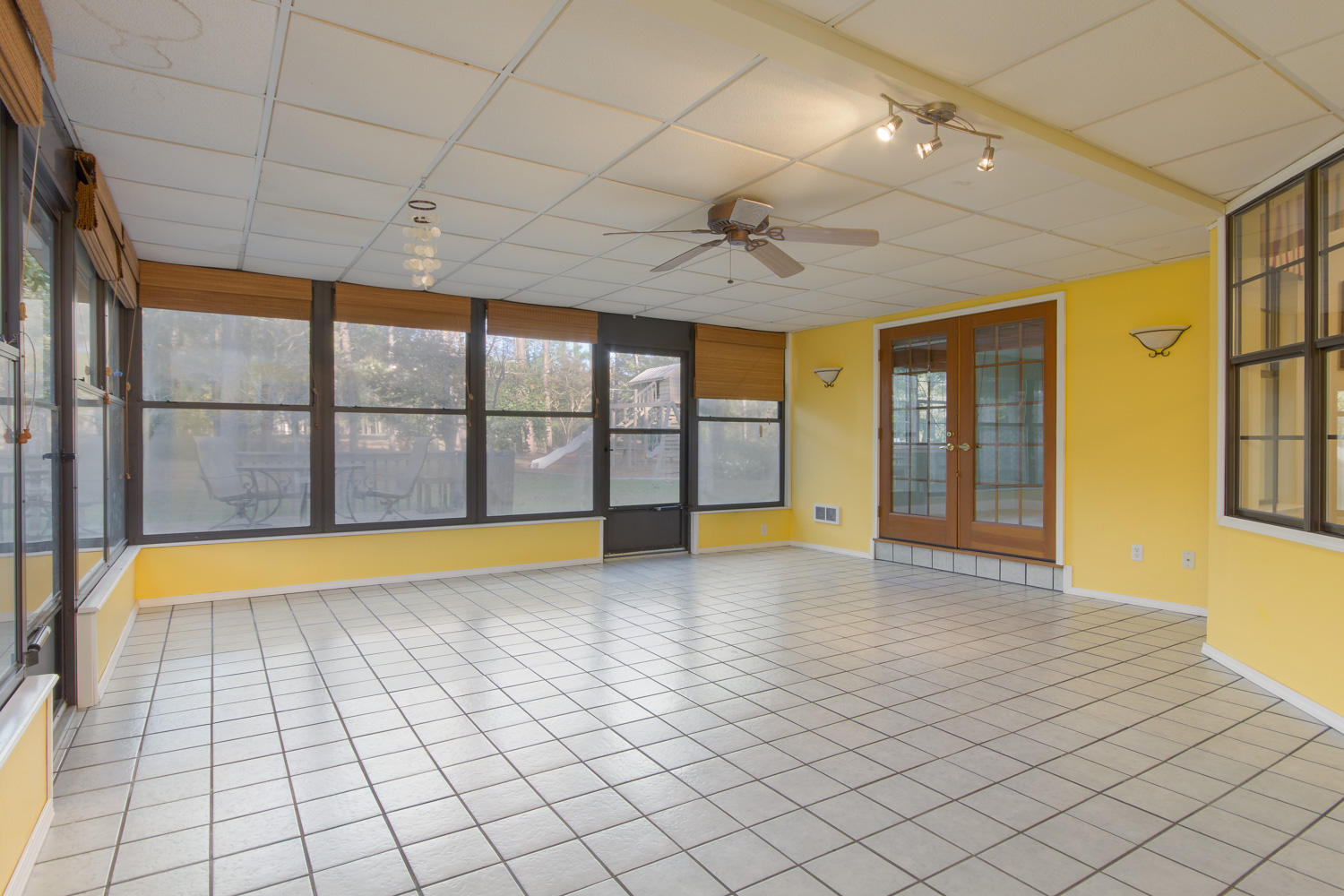 ROCKY BAYOU COUNTRY CLUB ESTATES 3 - Residential