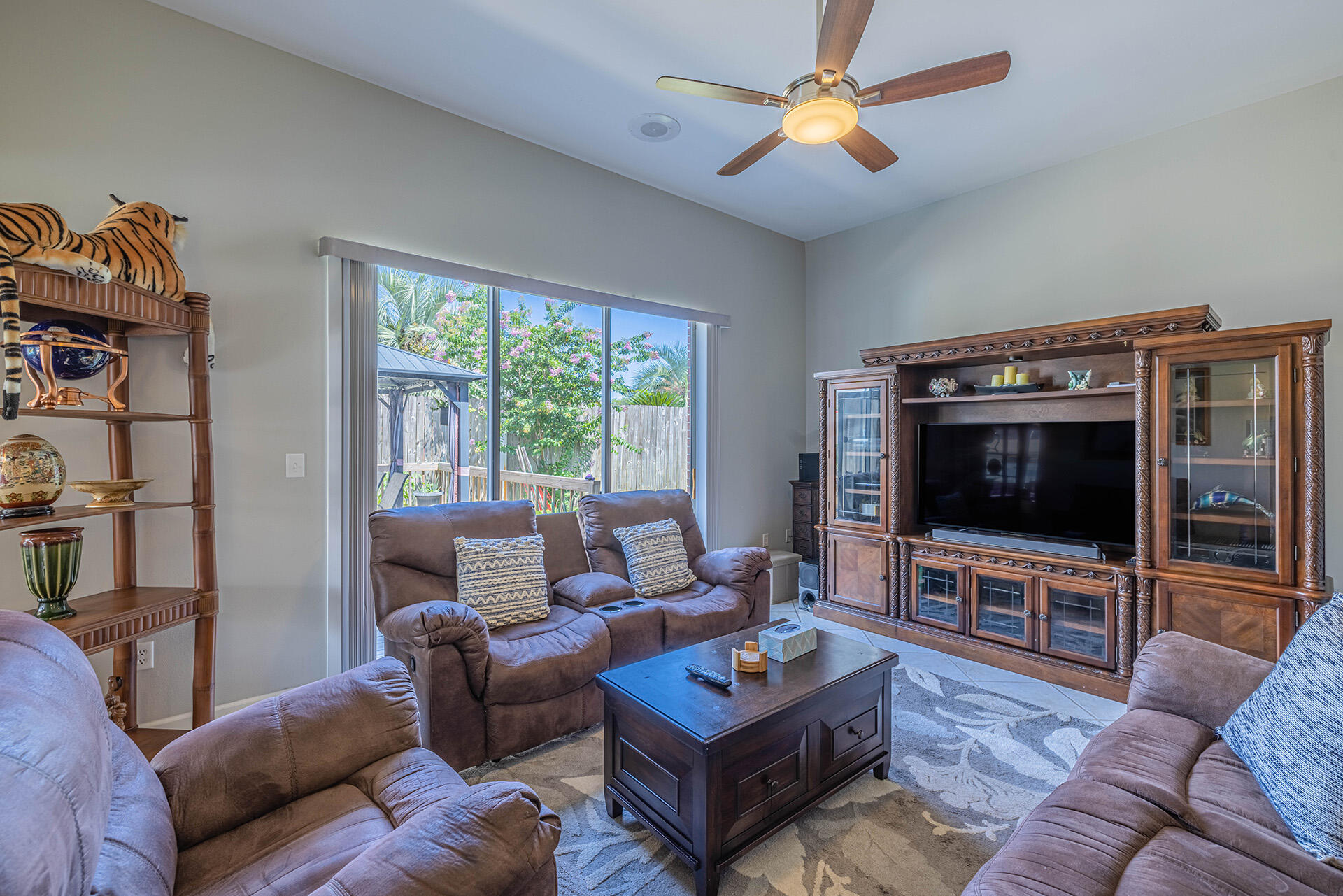 CASTELAR - Residential