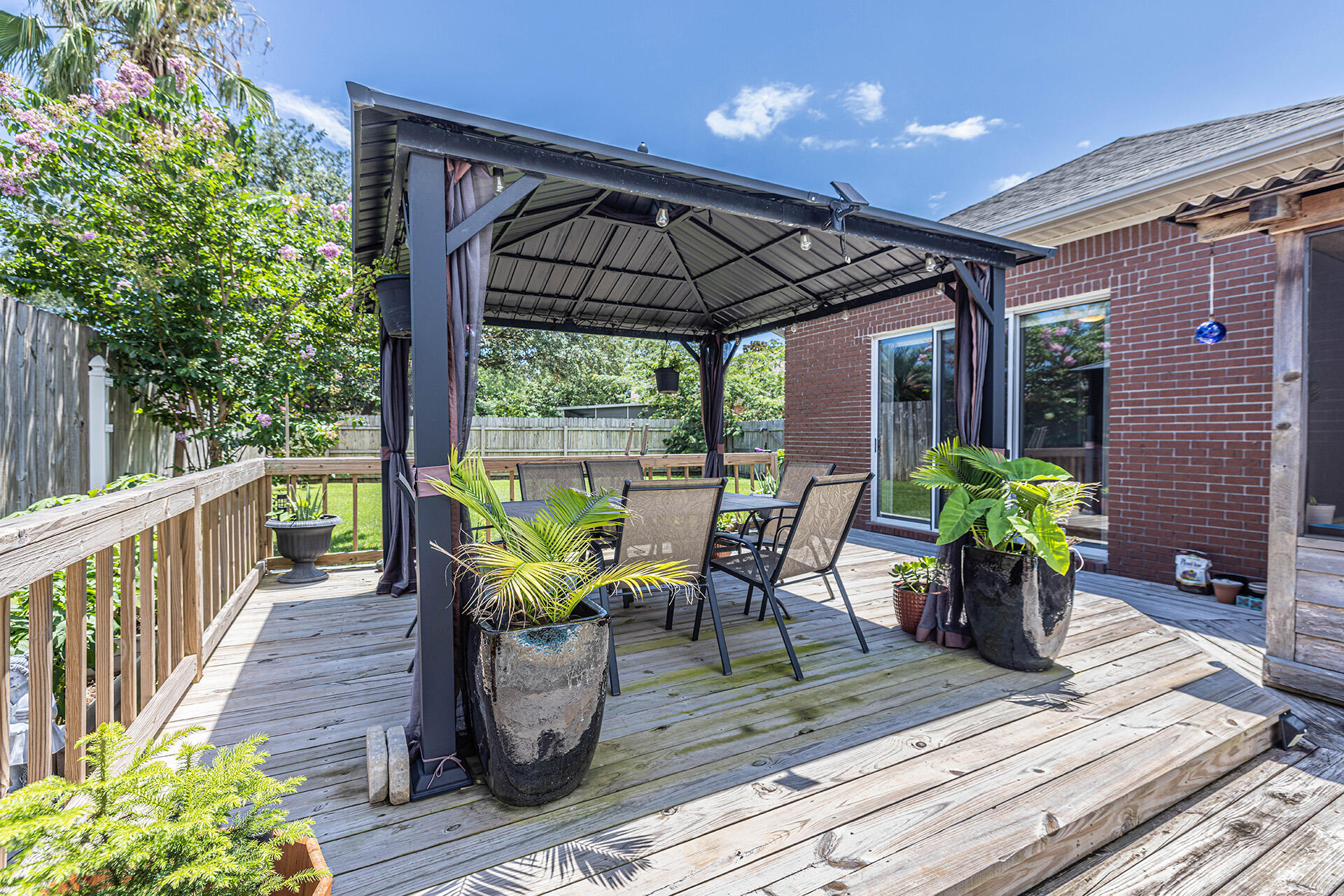 CASTELAR - Residential