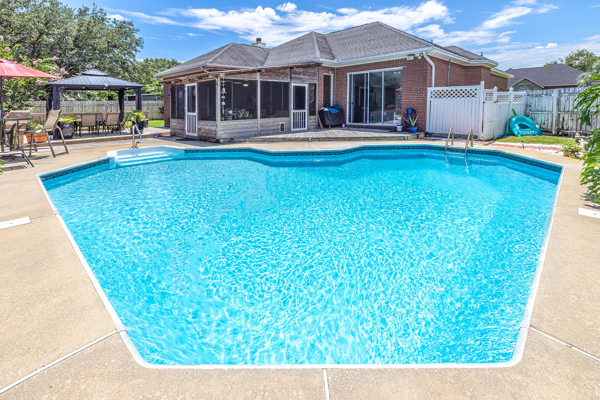 CASTELAR - Residential