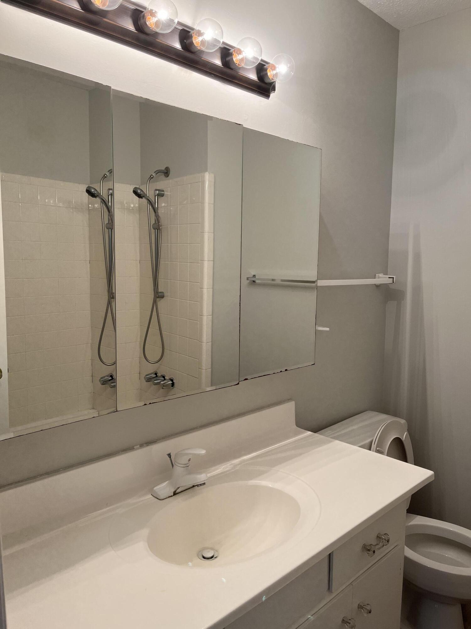 OAKLAND ADDN - Residential Lease