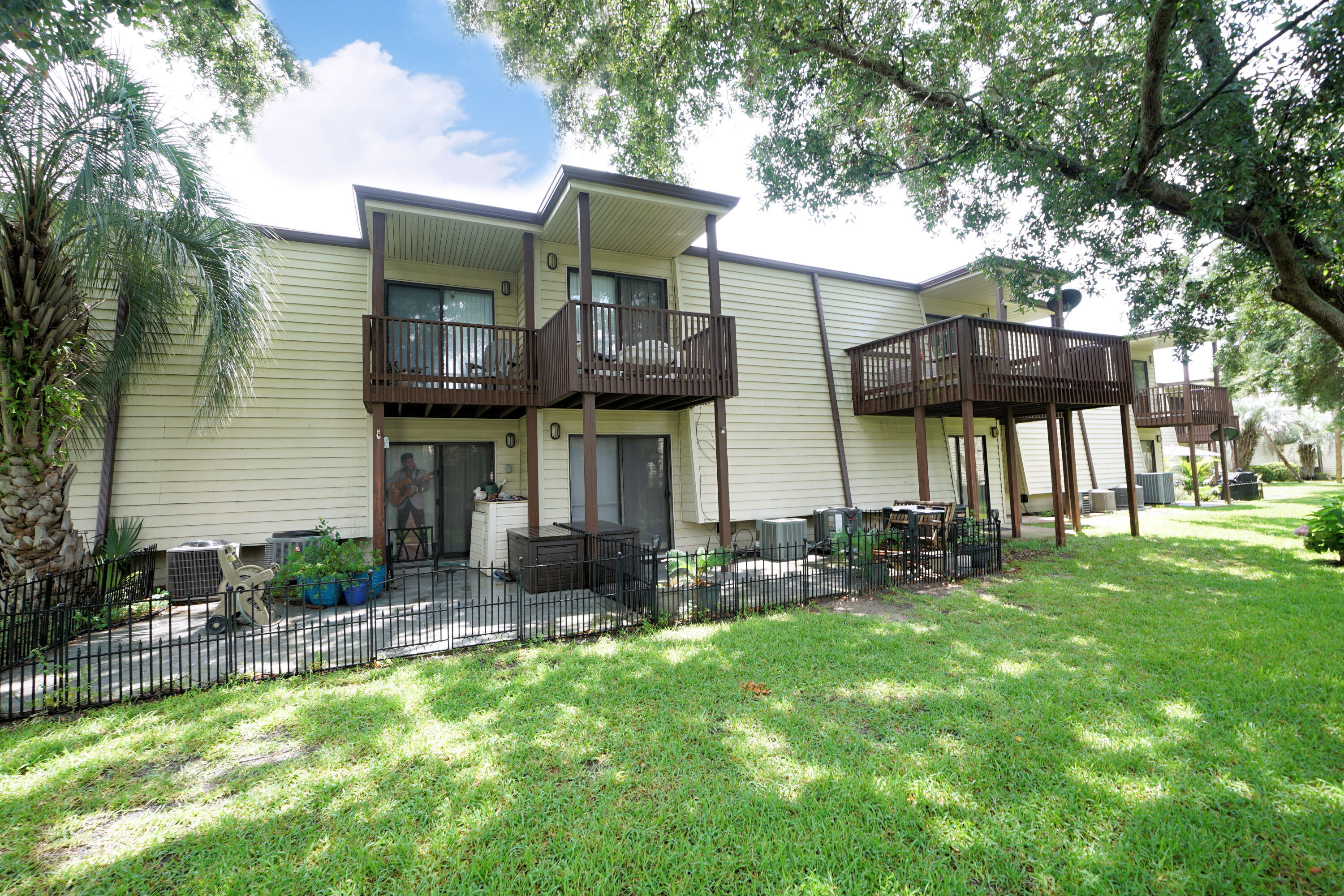 FOUNTAINHEAD CONDO - Residential Lease
