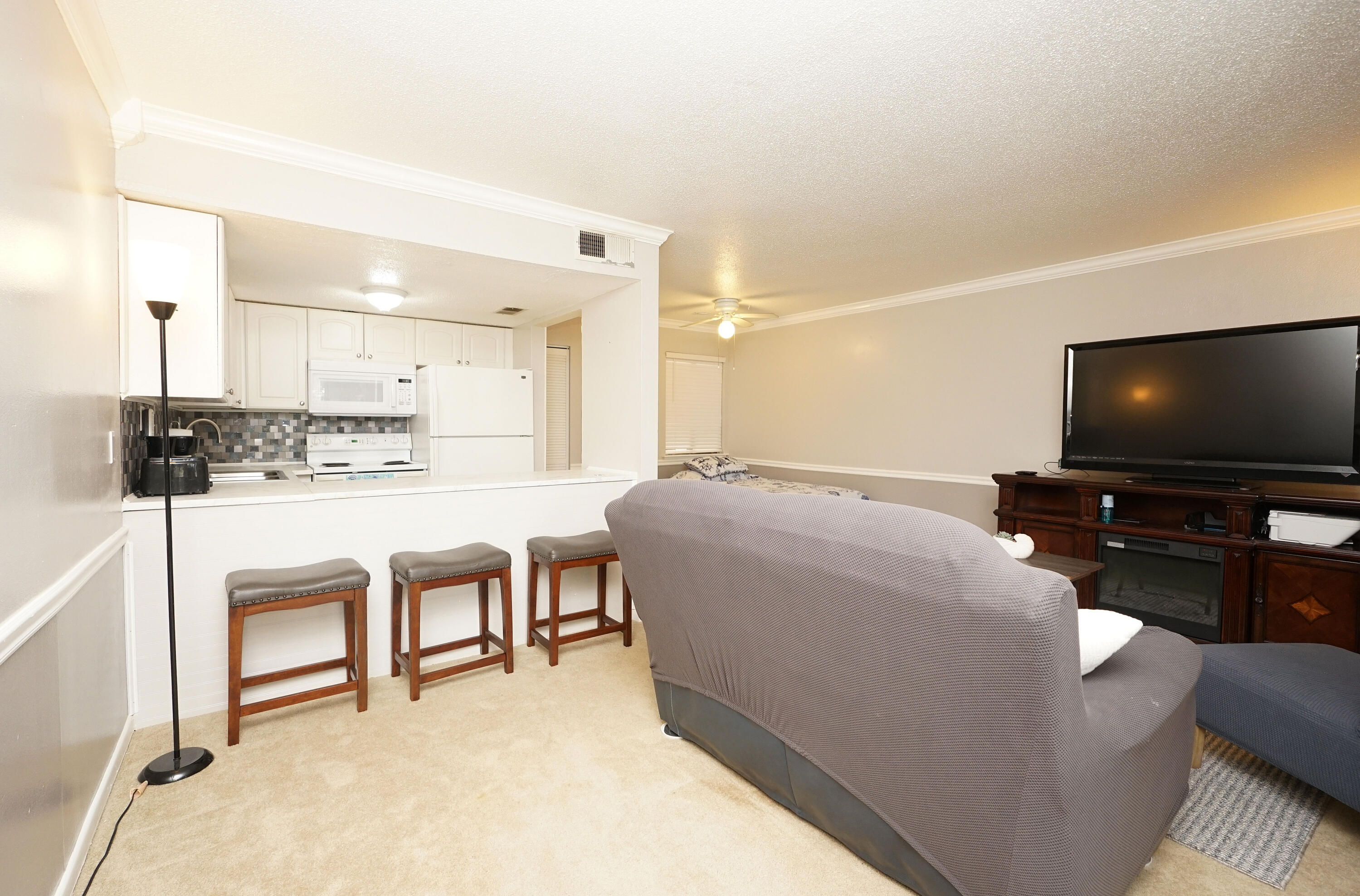 FOUNTAINHEAD CONDO - Residential Lease