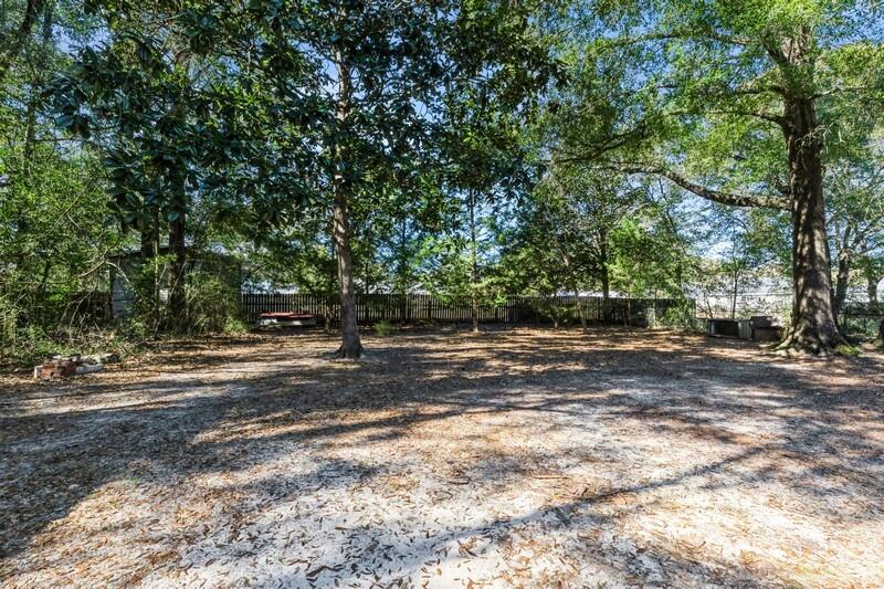 NO RECORDED SUBDIVISION - Residential