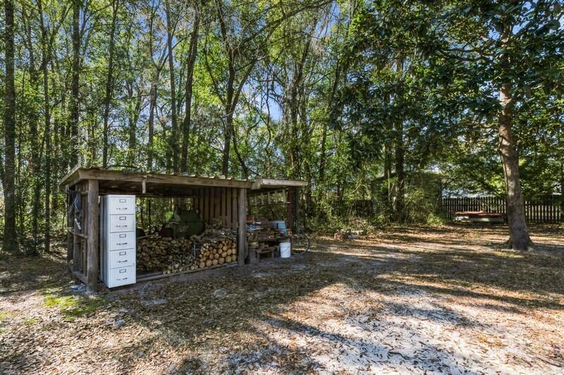 NO RECORDED SUBDIVISION - Residential