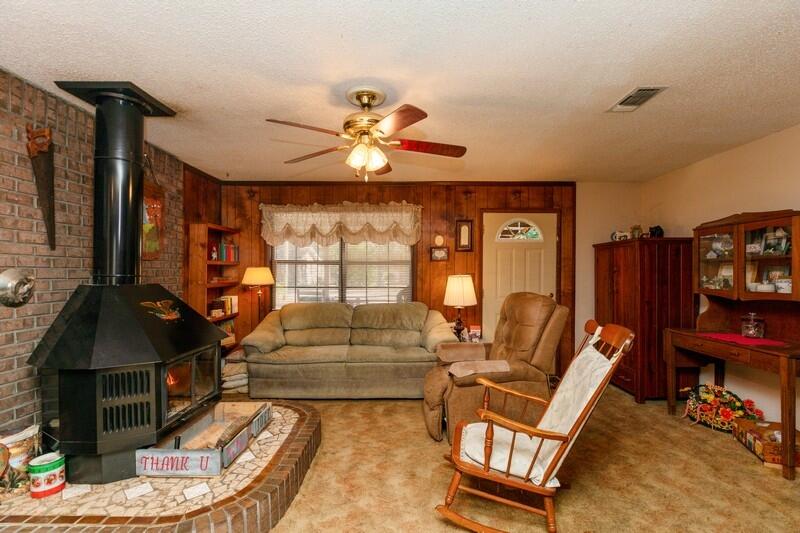 NO RECORDED SUBDIVISION - Residential