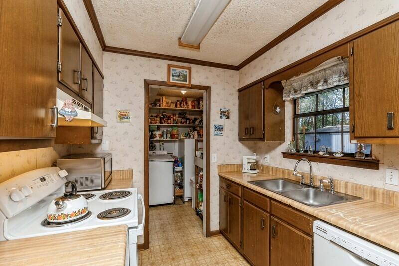 NO RECORDED SUBDIVISION - Residential