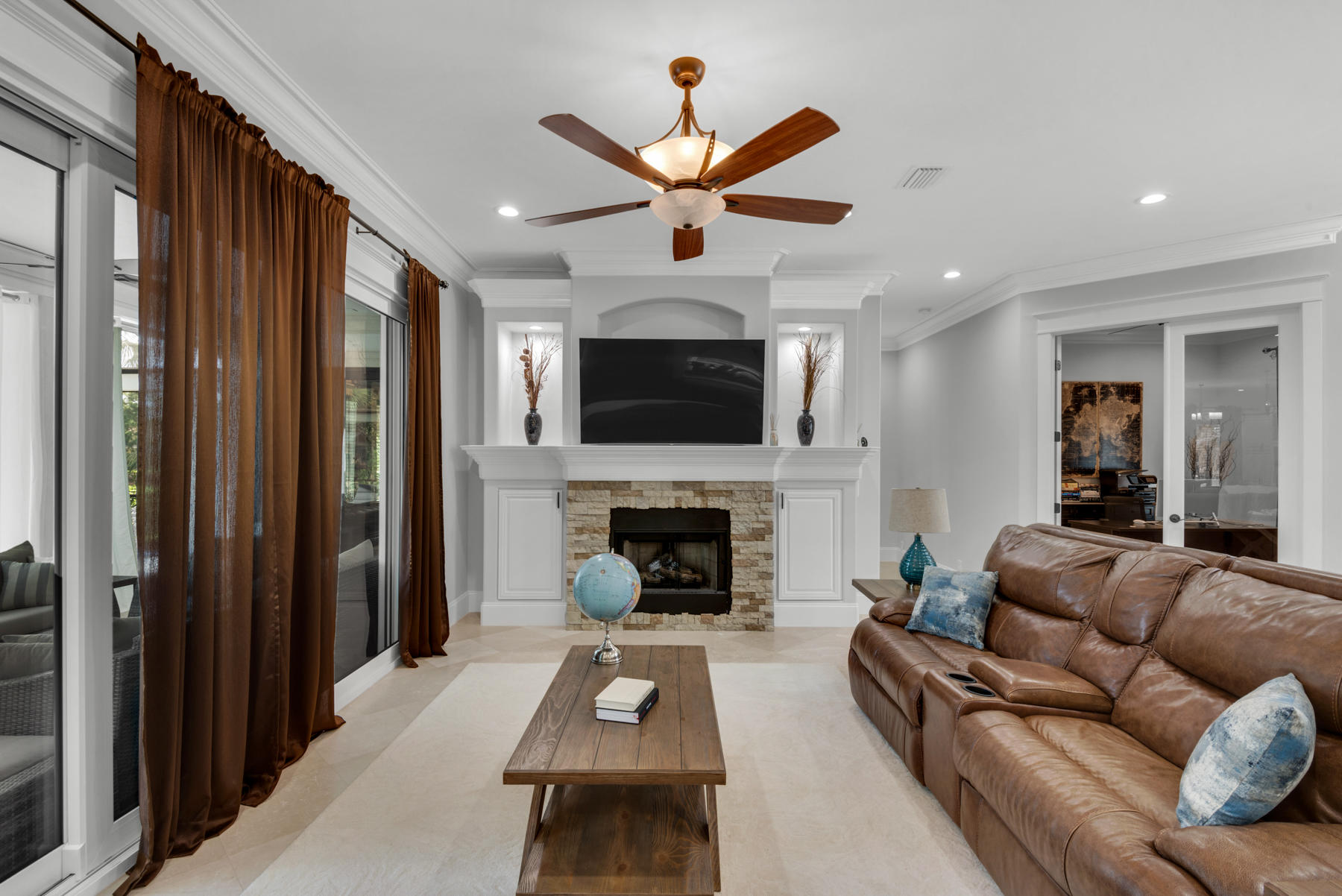 REGATTA BAY - Residential