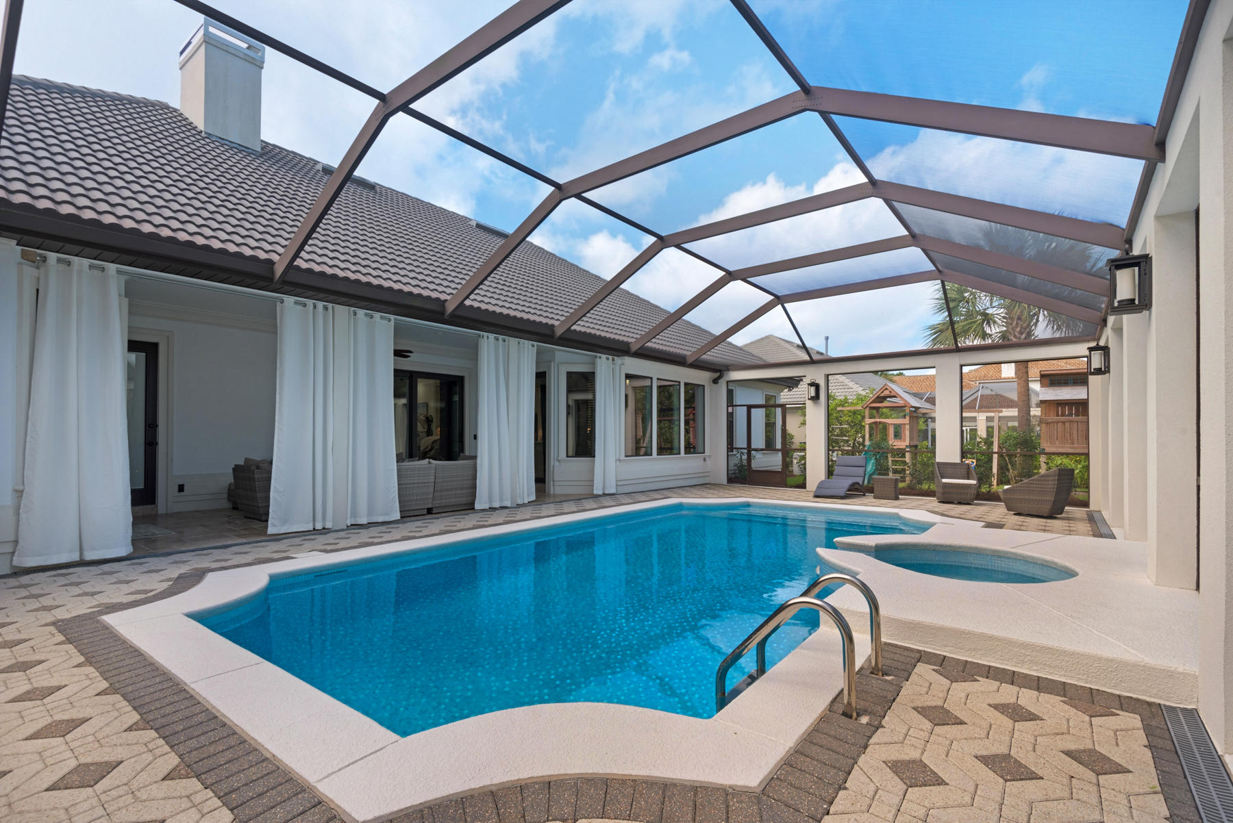 REGATTA BAY - Residential