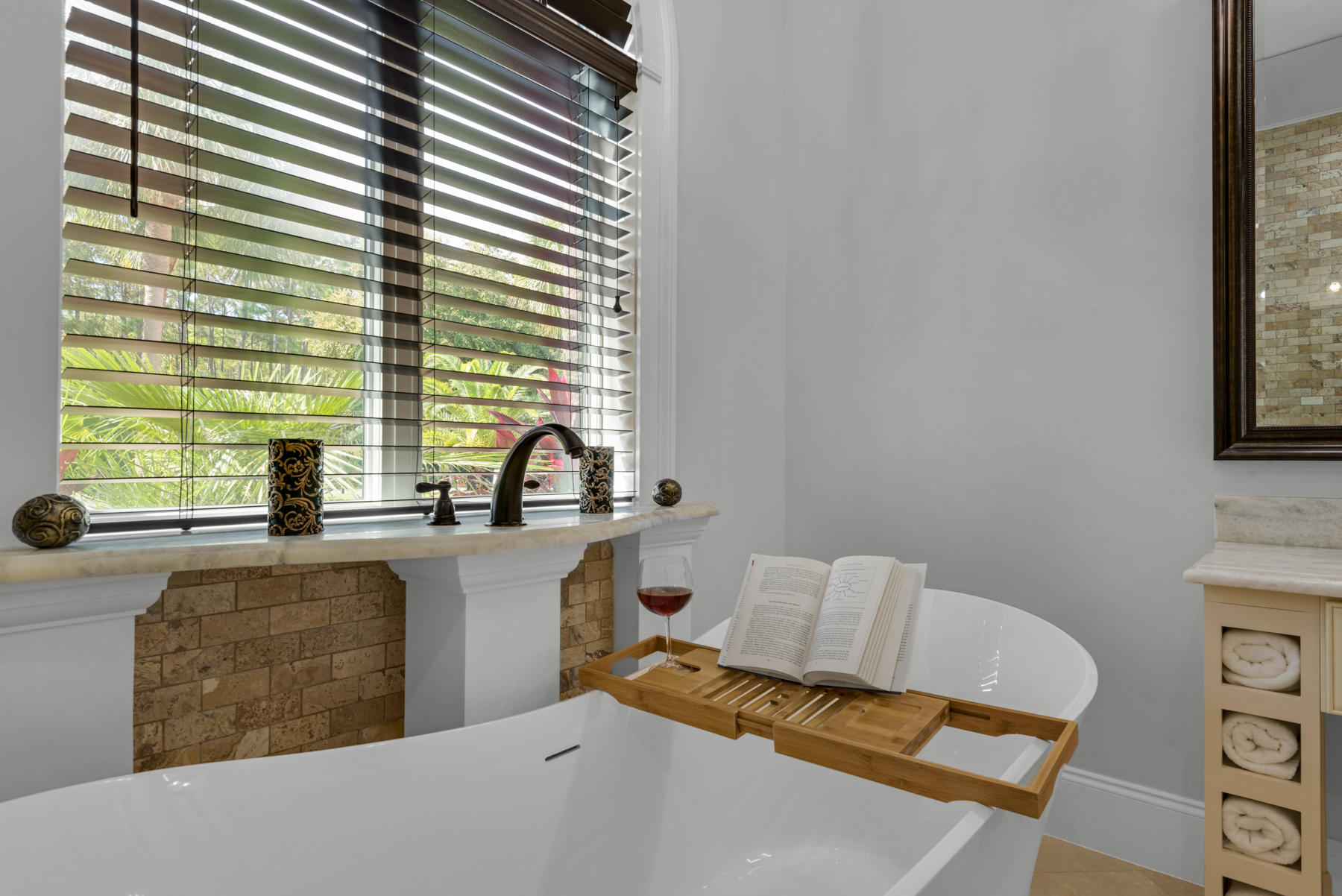 REGATTA BAY - Residential