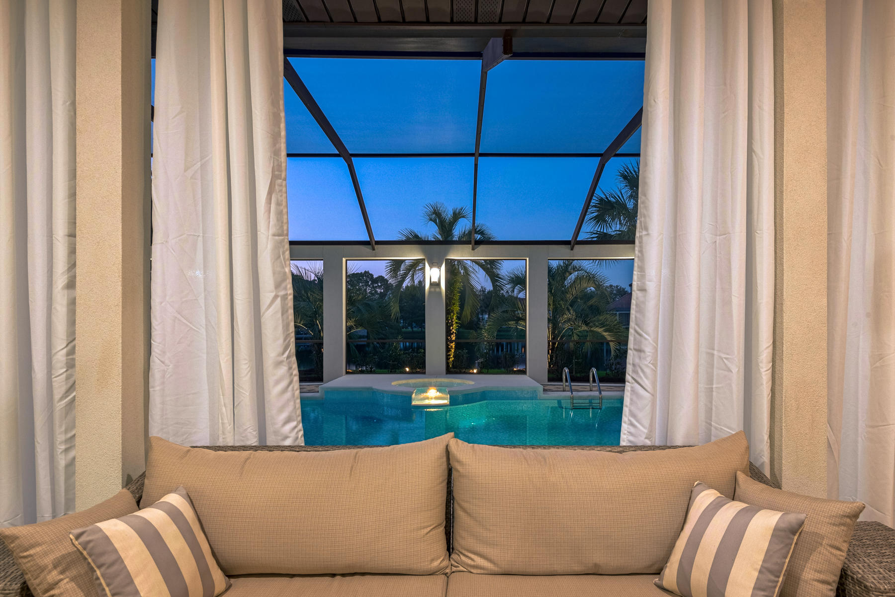 REGATTA BAY - Residential