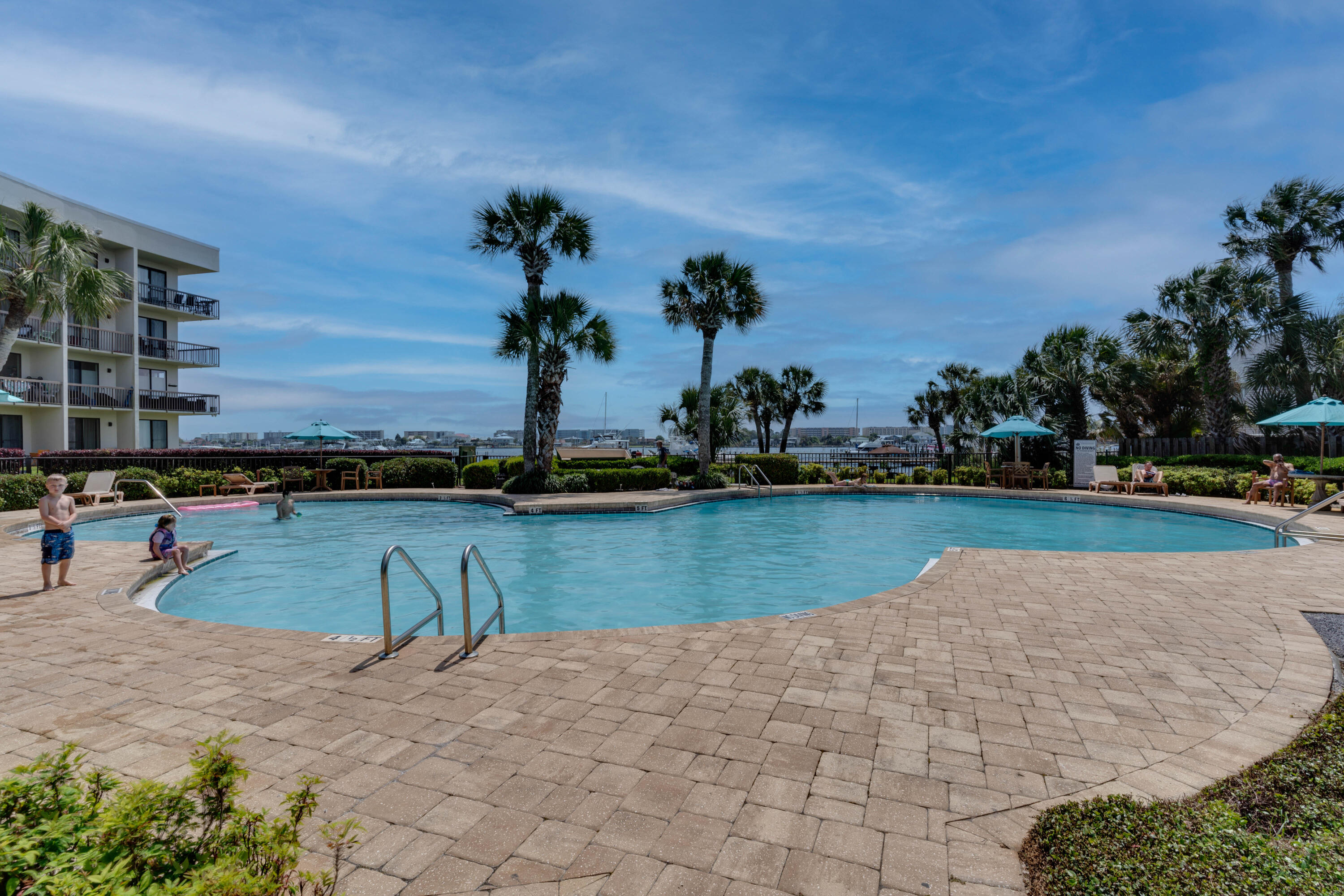 PIRATES BAY PH 1 - Residential