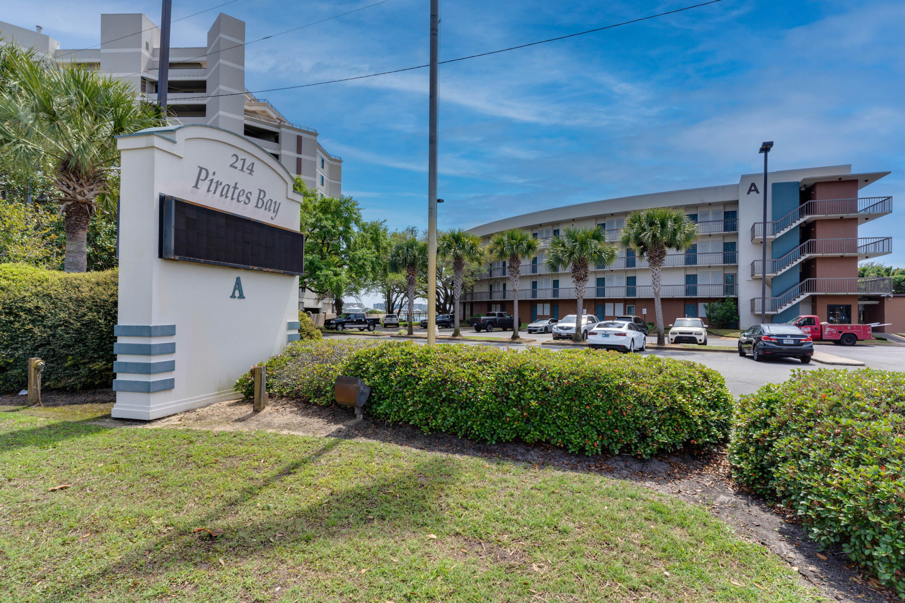 PIRATES BAY PH 1 - Residential