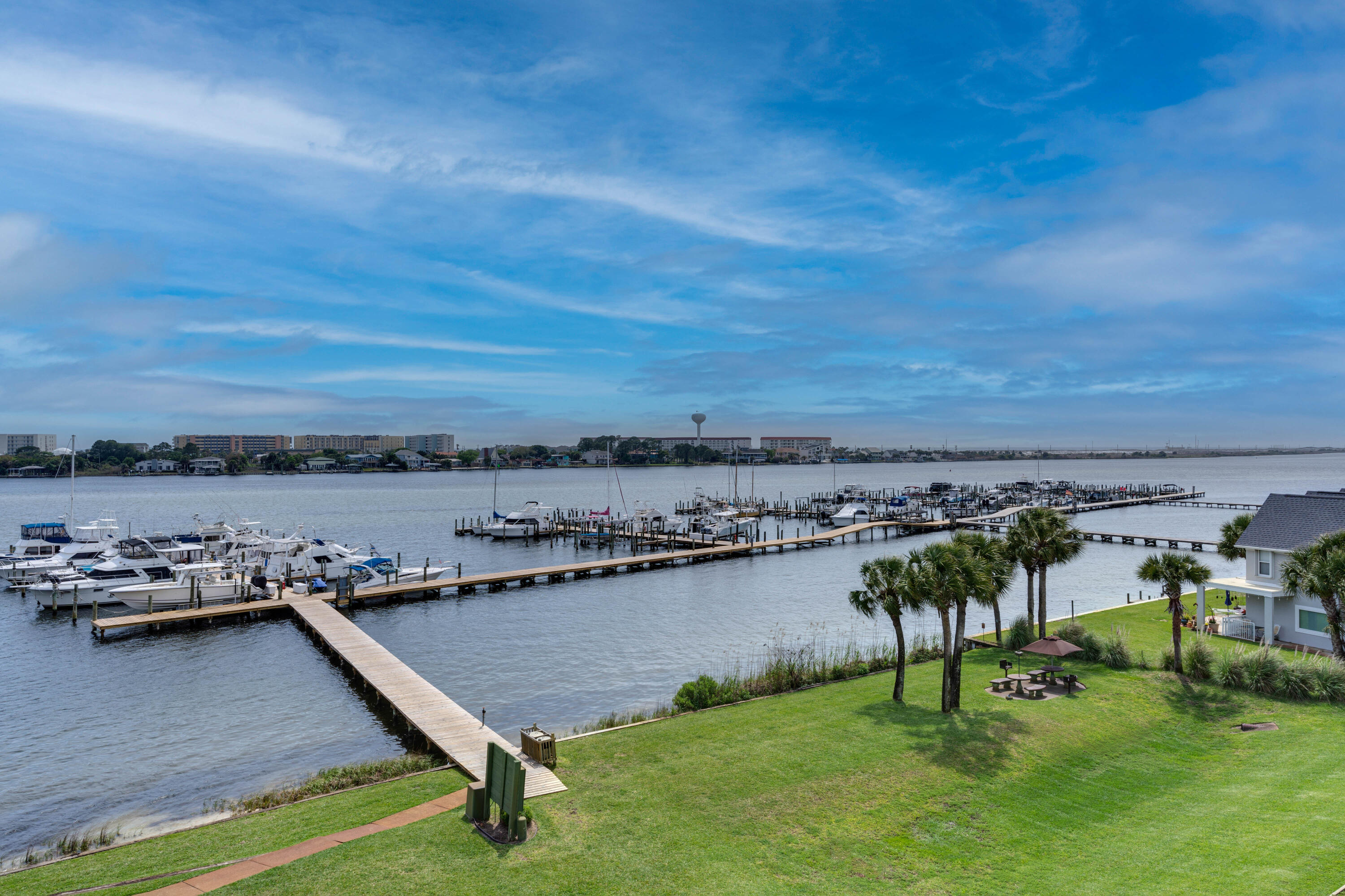 PIRATES BAY PH 1 - Residential