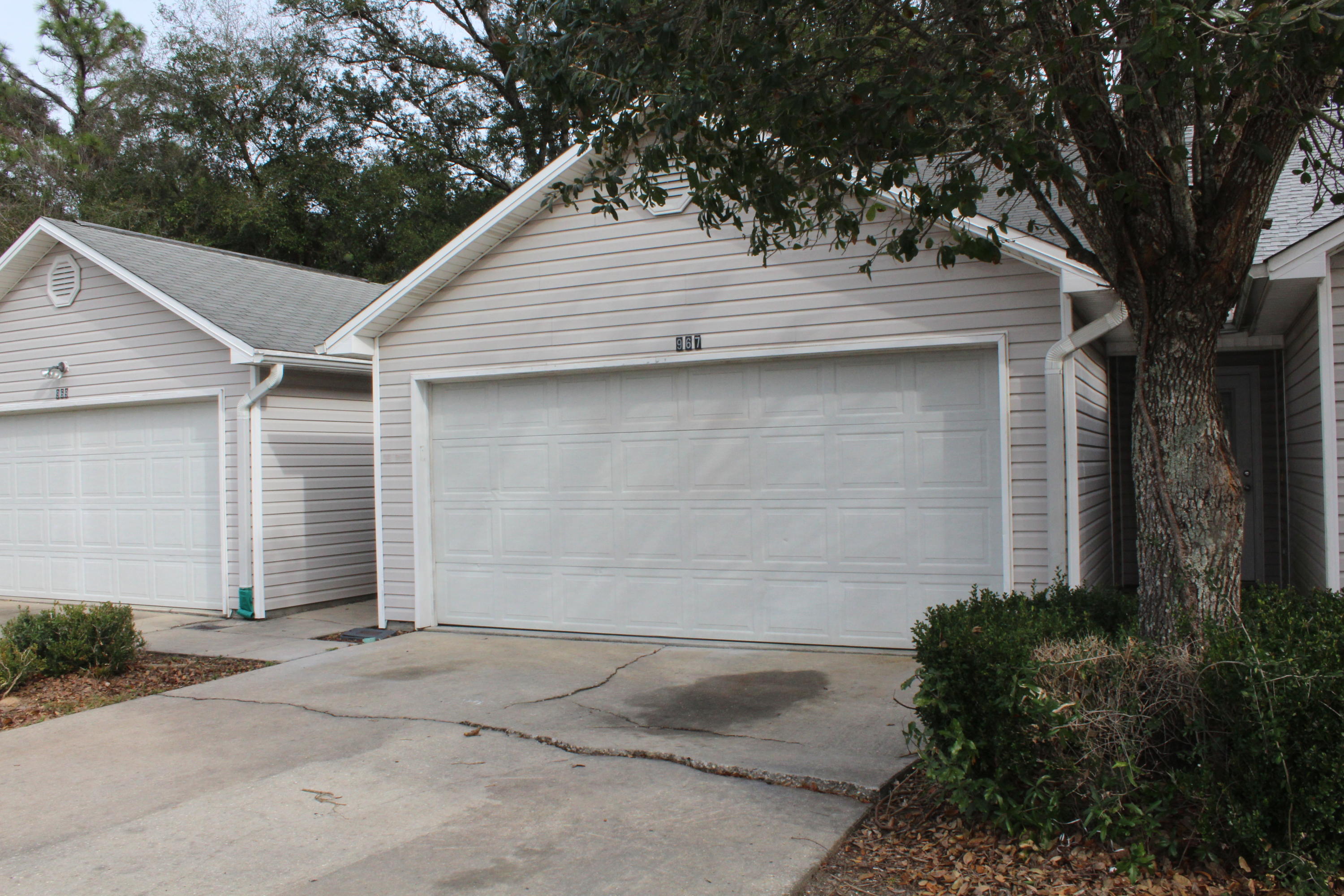 This property is about to be placed in an auction. All bids should be submitted to www.homesearch.com (void where prohibited). Although the property has a signed contract, the short sale lender is also doing an auction at the same time.Short Sale: Accepting Back up offers! Adorable townhome with 2 bedrooms, 2 bathrooms and a two-car garage! Located just minutes from Lowe's, Wal-Mart, grocery stores, restaurants, bases, and beaches! This home has a galley kitchen with a dishwasher, slide-in oven/stove, vent hood, and refrigerator.