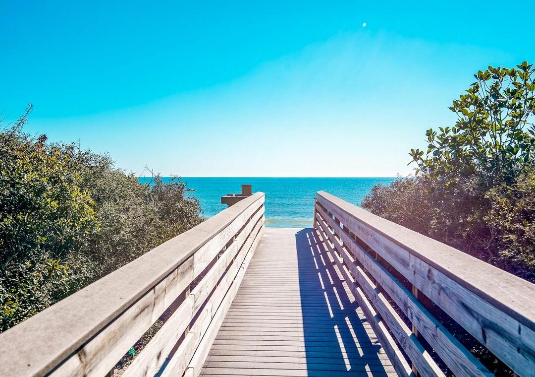 BEACHWOOD VILLAS CONDO - Residential