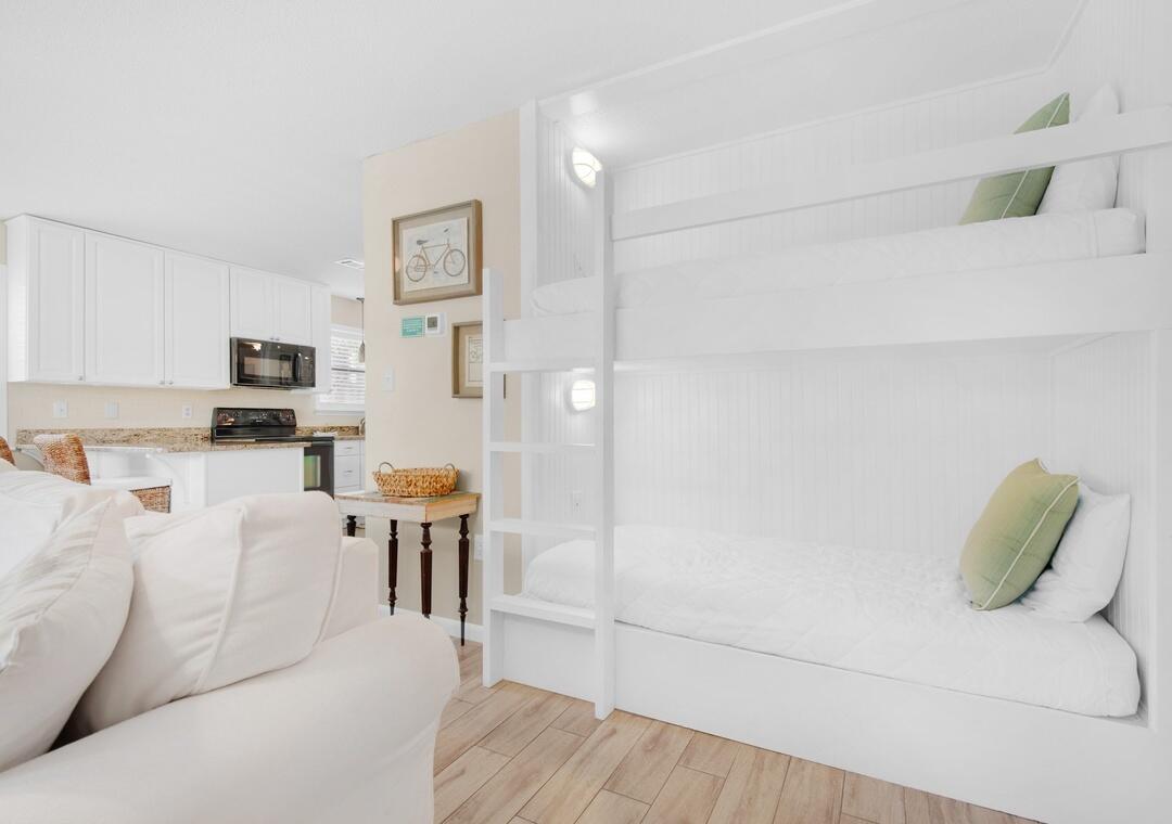 BEACHWOOD VILLAS CONDO - Residential