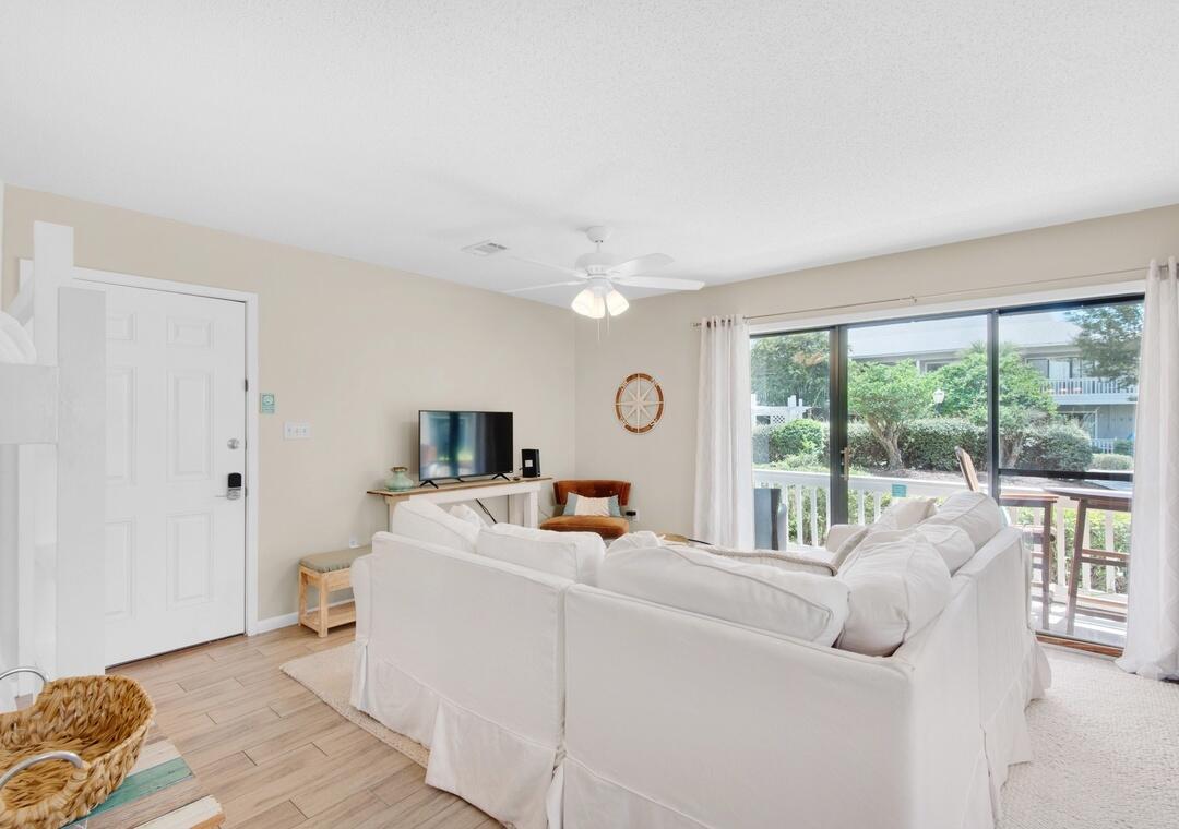 BEACHWOOD VILLAS CONDO - Residential