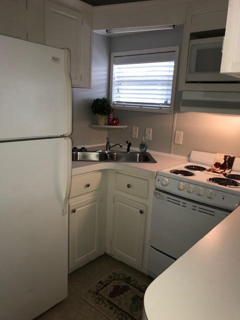 Tropical Beach Walk RV Park - Residential