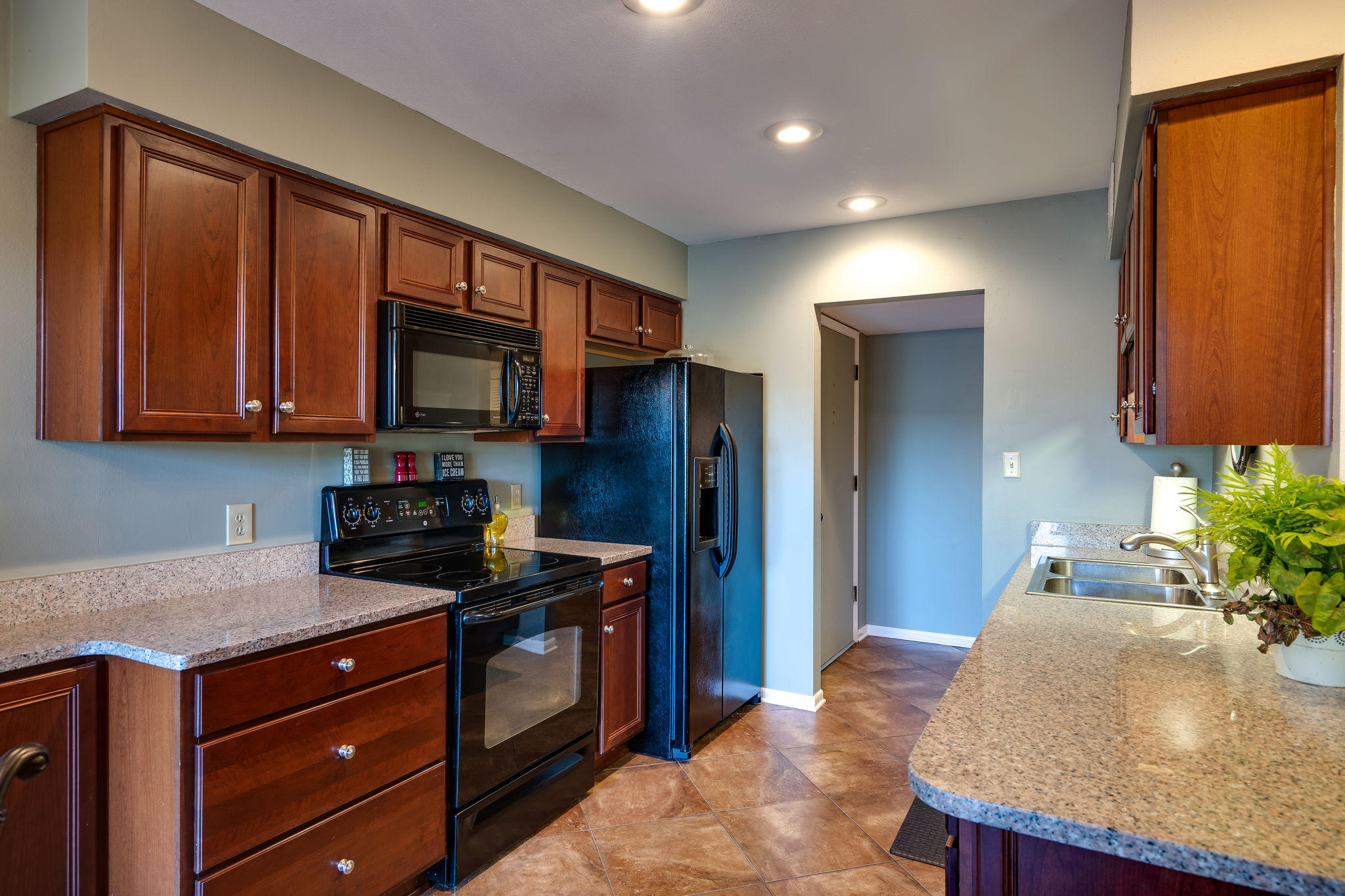 SEASCAPE CONDO GARDEN VILLA - Residential