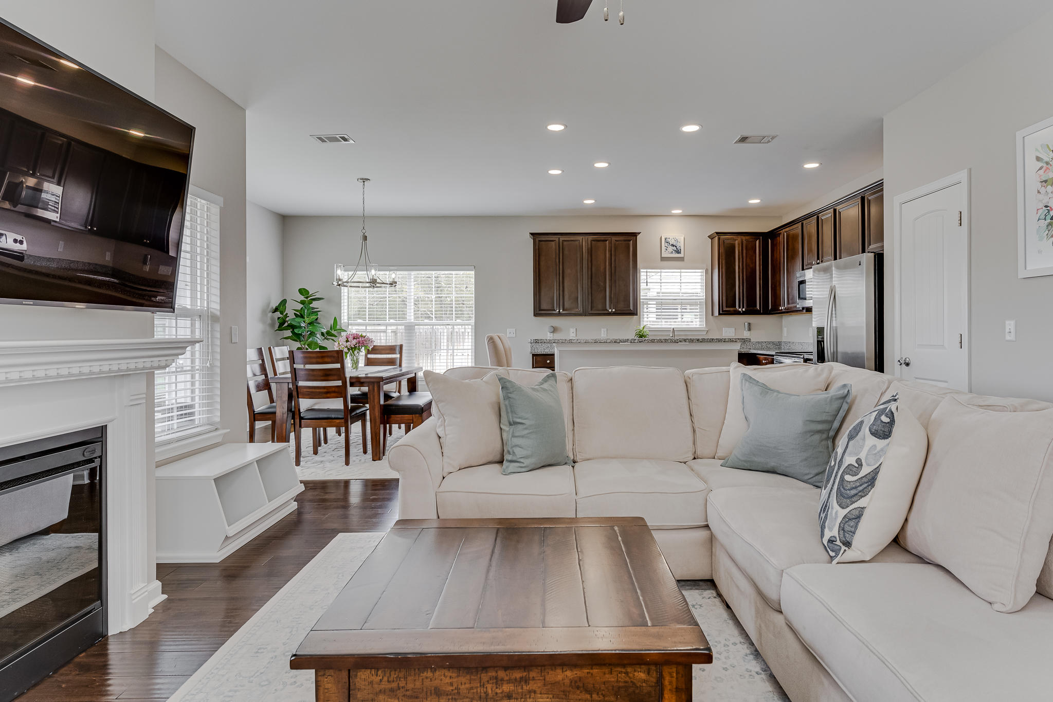 REDWOOD VILLAGE - Residential