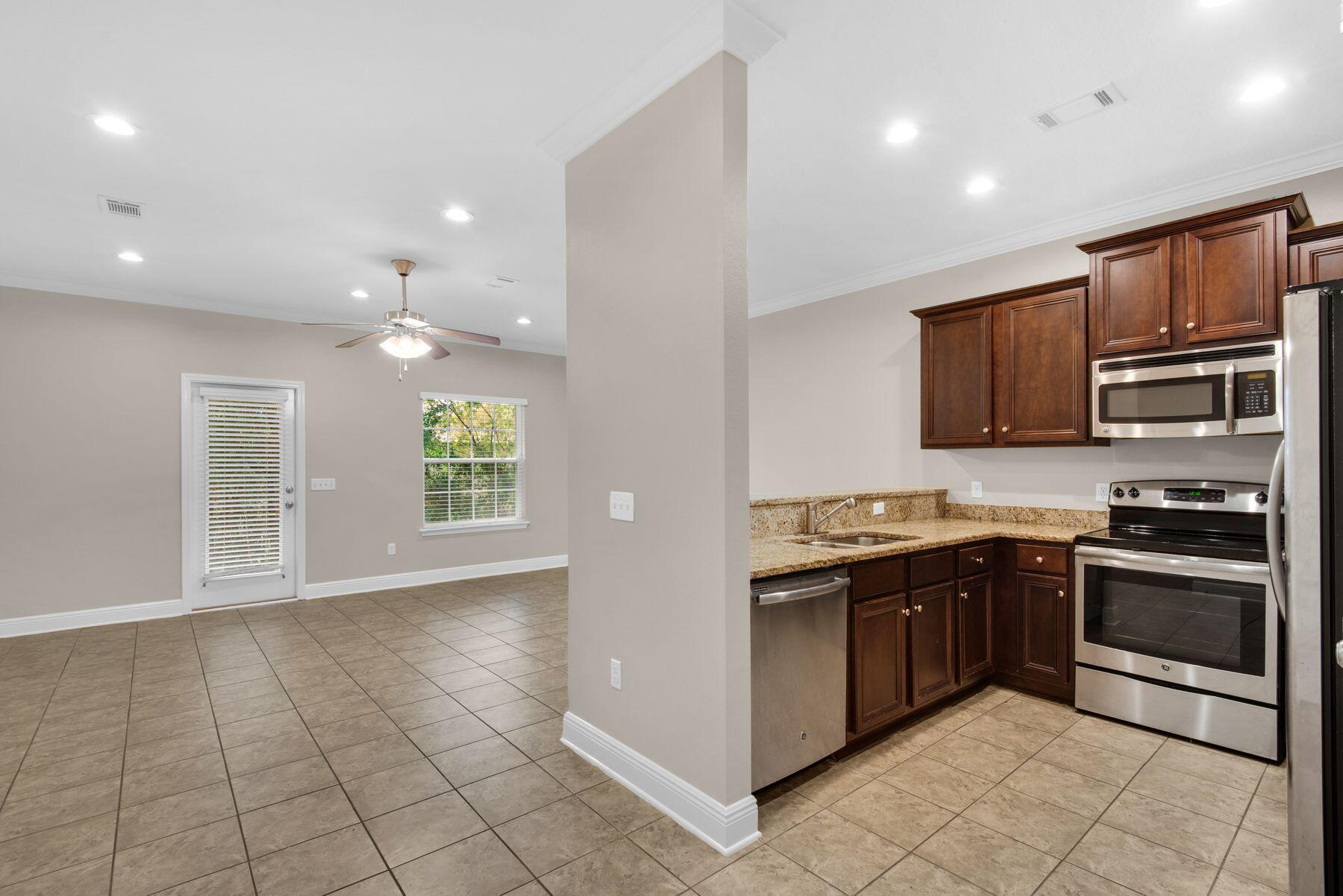 WATER OAKS T/H - Residential