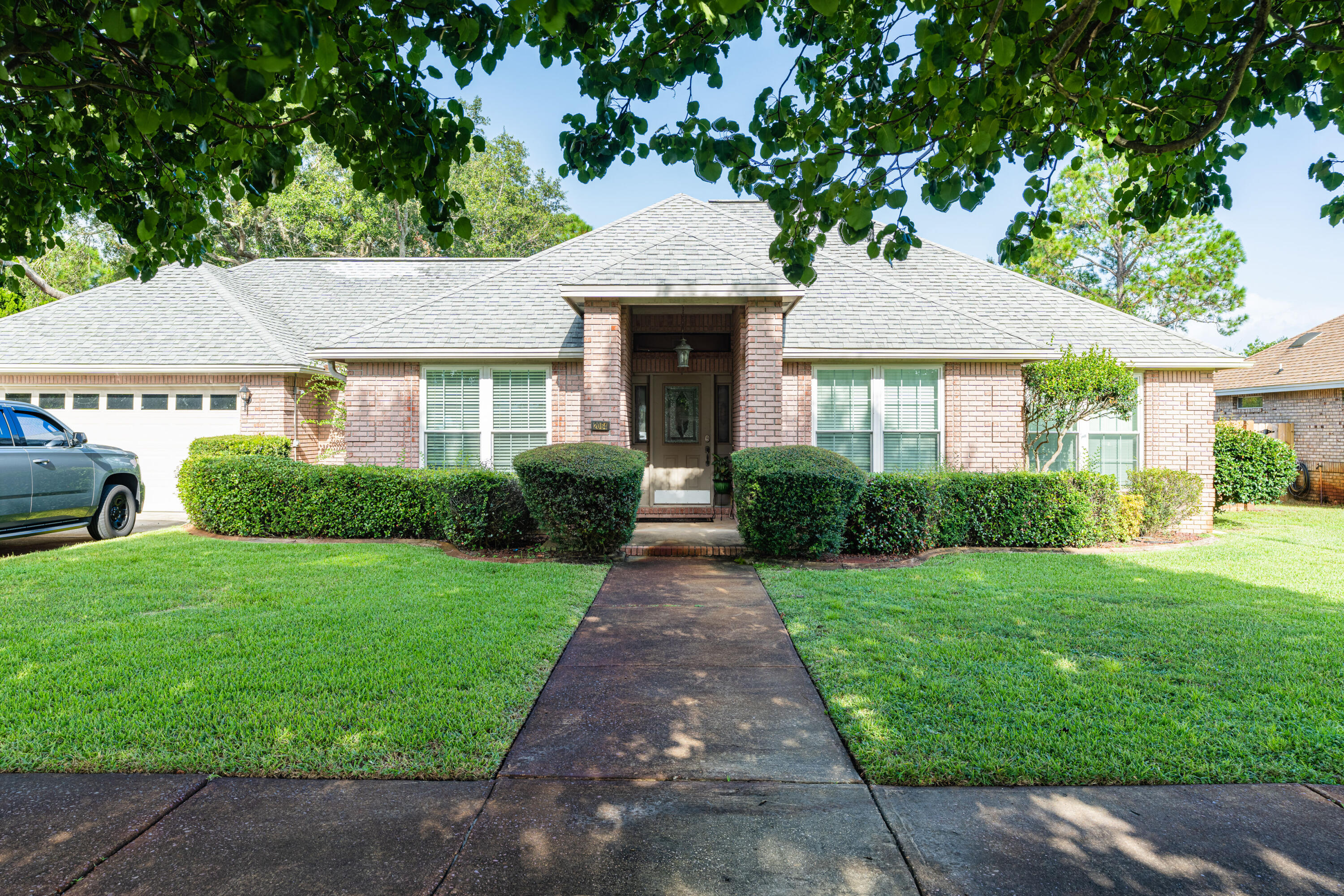 PRITCHARD POINT - Residential
