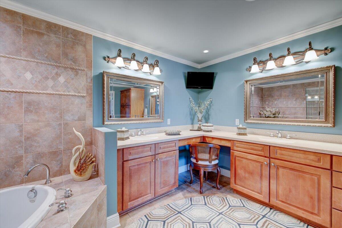 MARBELLA CONDO - Residential