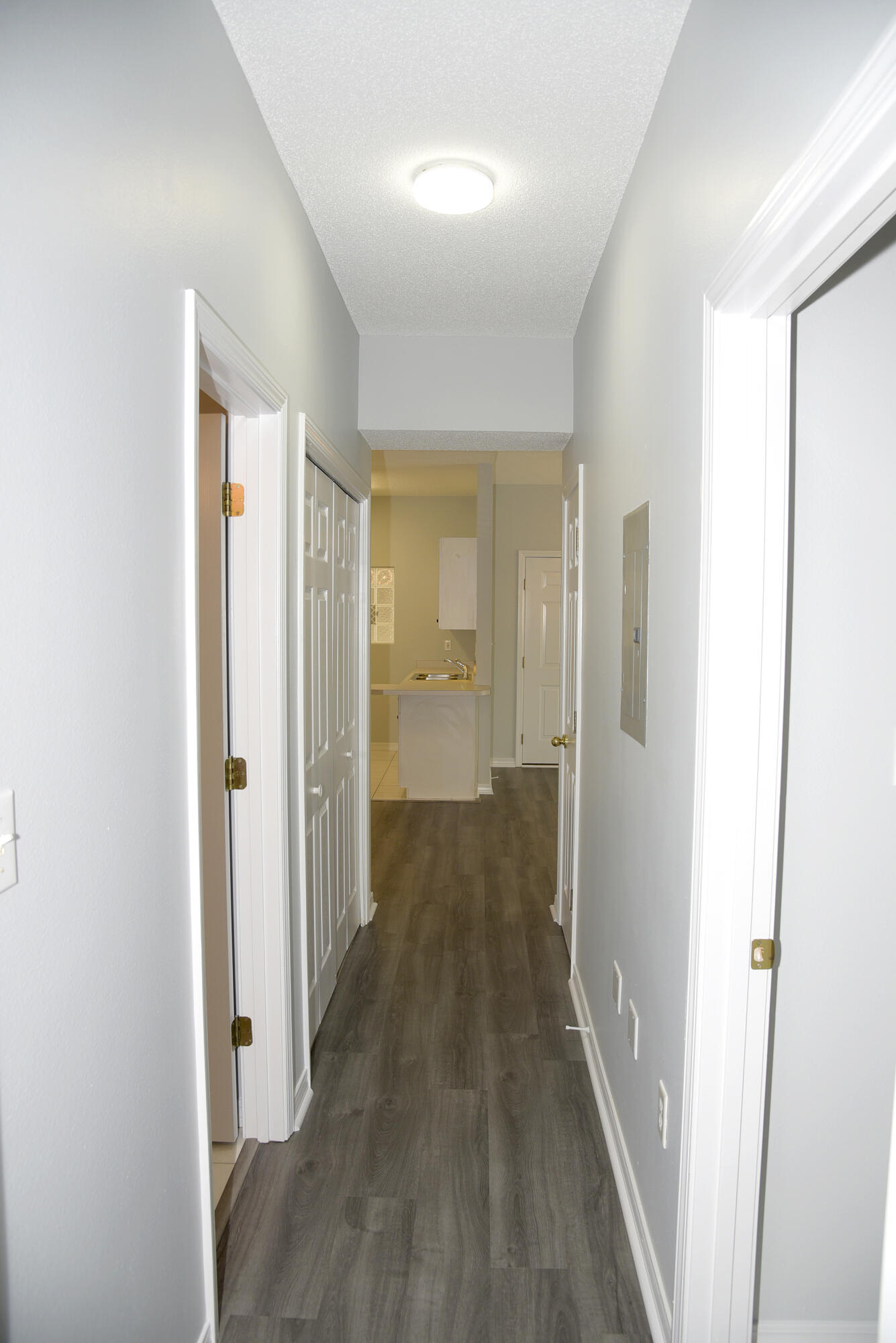 THE OAKS AT NICEVILLE PH II - Residential Lease