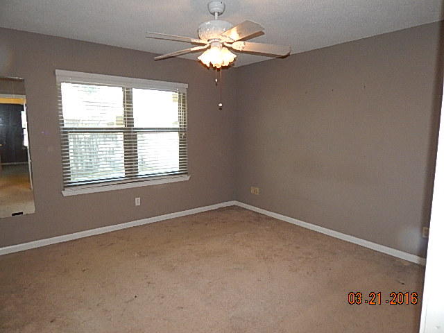 CREEKSIDE 5 - Residential Lease