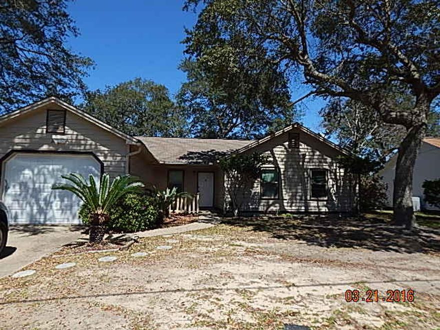 AVAILABLE FOR IMMEDIATE OCCUPANCY.
COMPLETED APPLICATIONS ARE REQUIRED FOR EACH ADULT BEING ACCEPTED AND PROCESSED ON A FIRST COME, FIRST SERVE BASIS. SMOKING PROHIBITED. PETS ALLOWED, RESTRICTIONS APPLY.
THIS HOME FEATURES A FAMILY ROOM, FULLY EQUIPPED KITCHEN, FORMAL DINING ROOM, 3 BEDROOMS, 2 FULL BATHROOMS, 1 CAR GARAGE WITH OPENER, FENCED BACK YARD. LAWN SERVICE IS PROVIDED.
FOR MORE INFORMATION, TO SCHEDULE AN APPOINTMENT TO VIEW THIS HOME AND TO APPLY ONLINE, PLEASE VISIT OUR WEBSITE AT WWW.PROPERTYFRAMEWORKS.COM/PENSACOLA