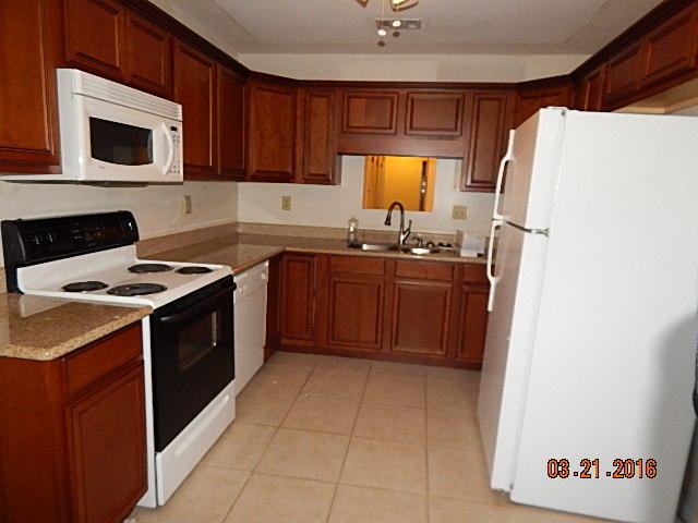 CREEKSIDE 5 - Residential Lease