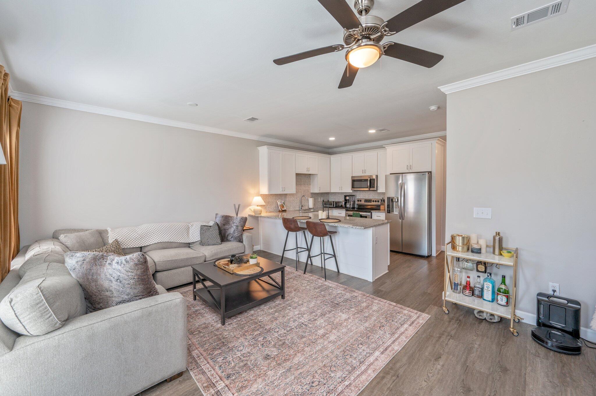 stable lanes - Residential Lease
