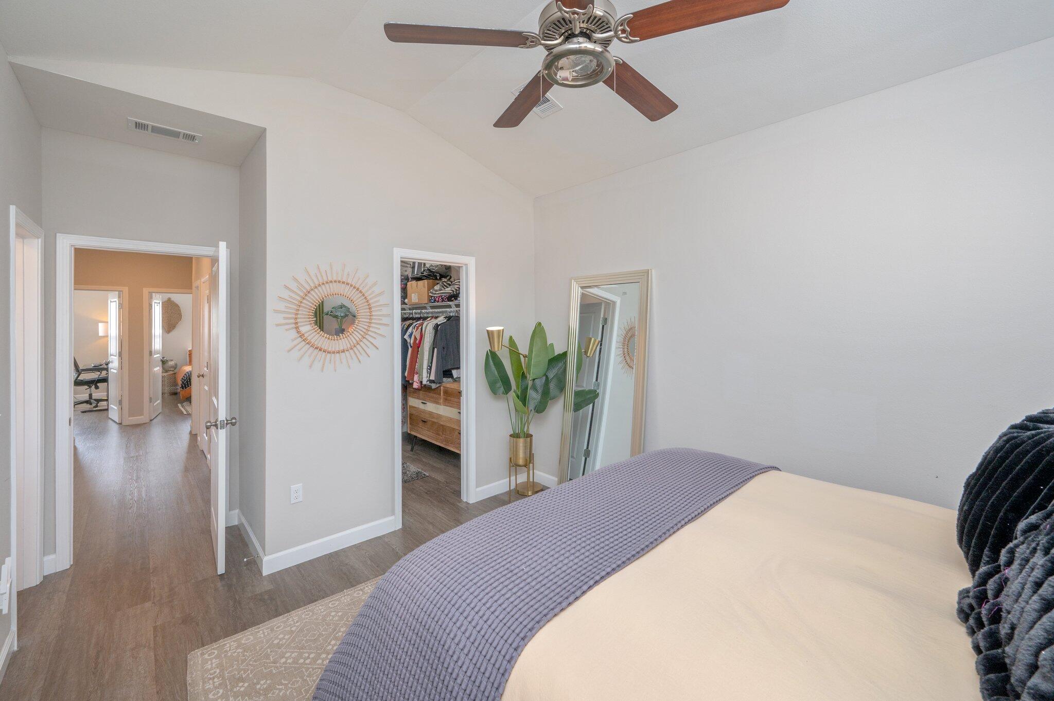 stable lanes - Residential Lease