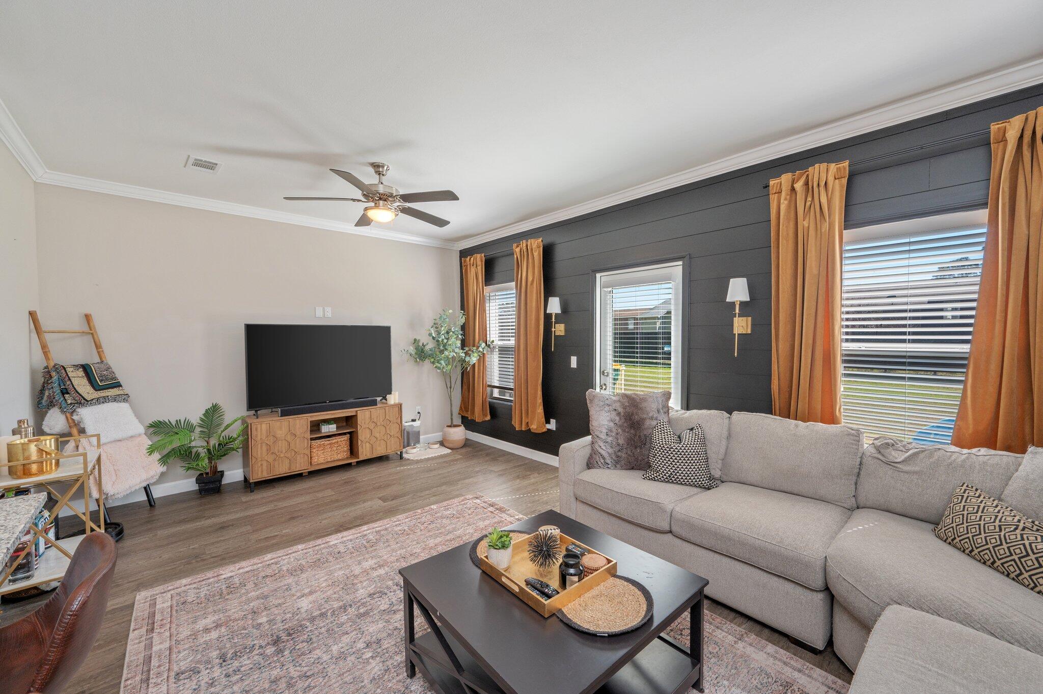 stable lanes - Residential Lease
