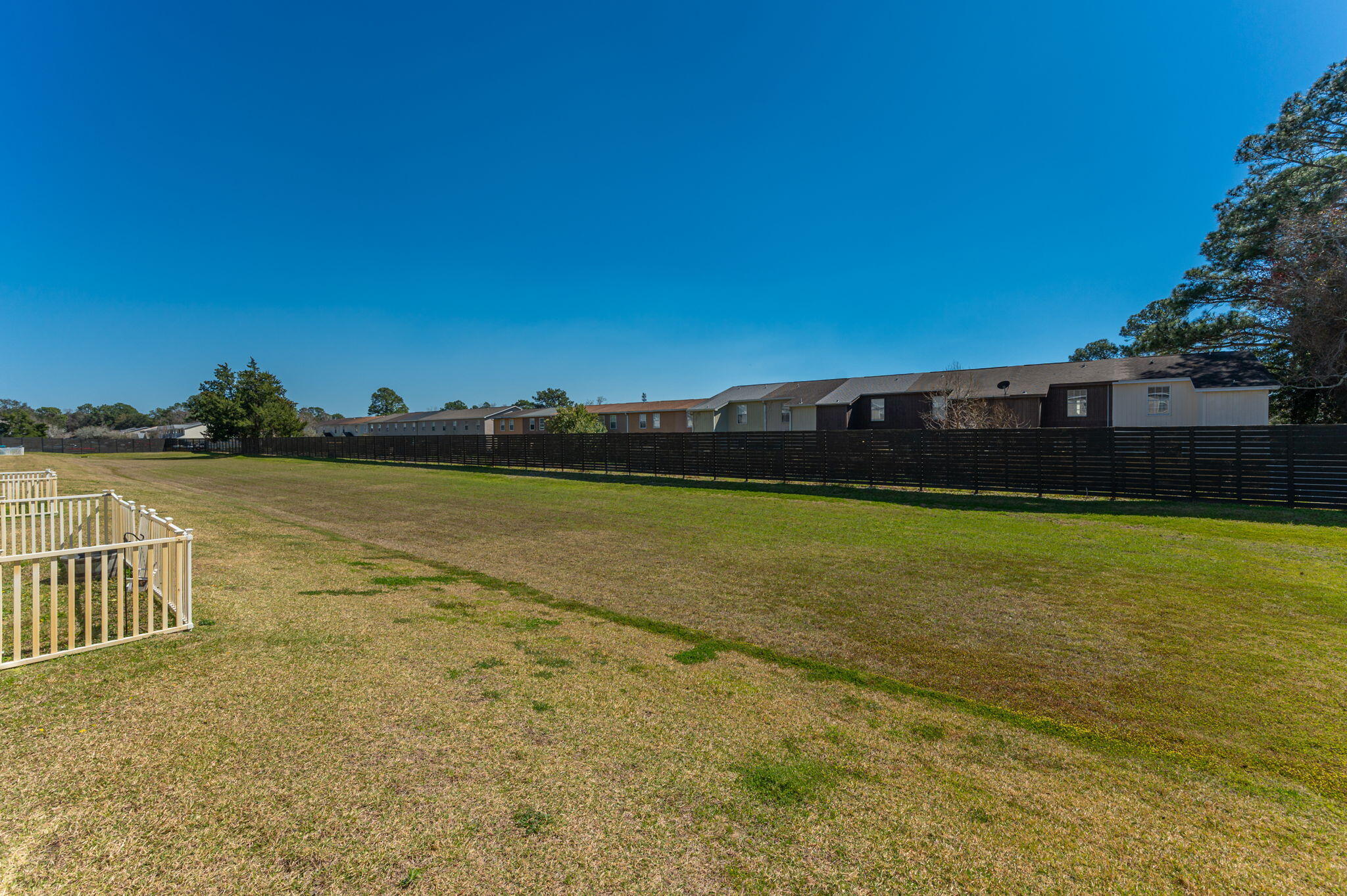 stable lanes - Residential Lease
