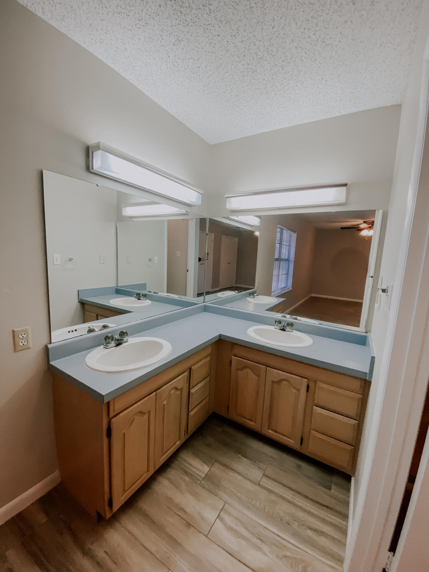 BERKSHIRE WOODS - Residential