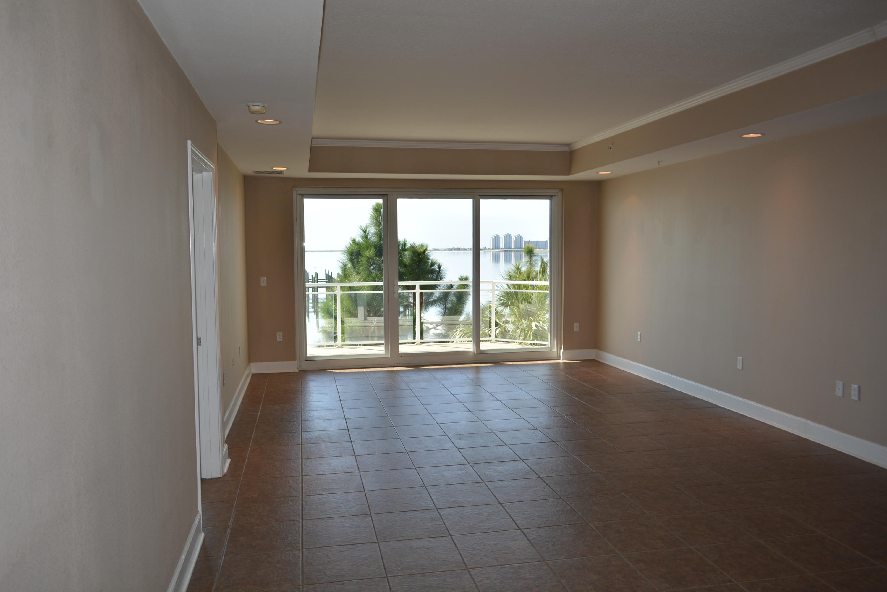 PIER 23 - Residential