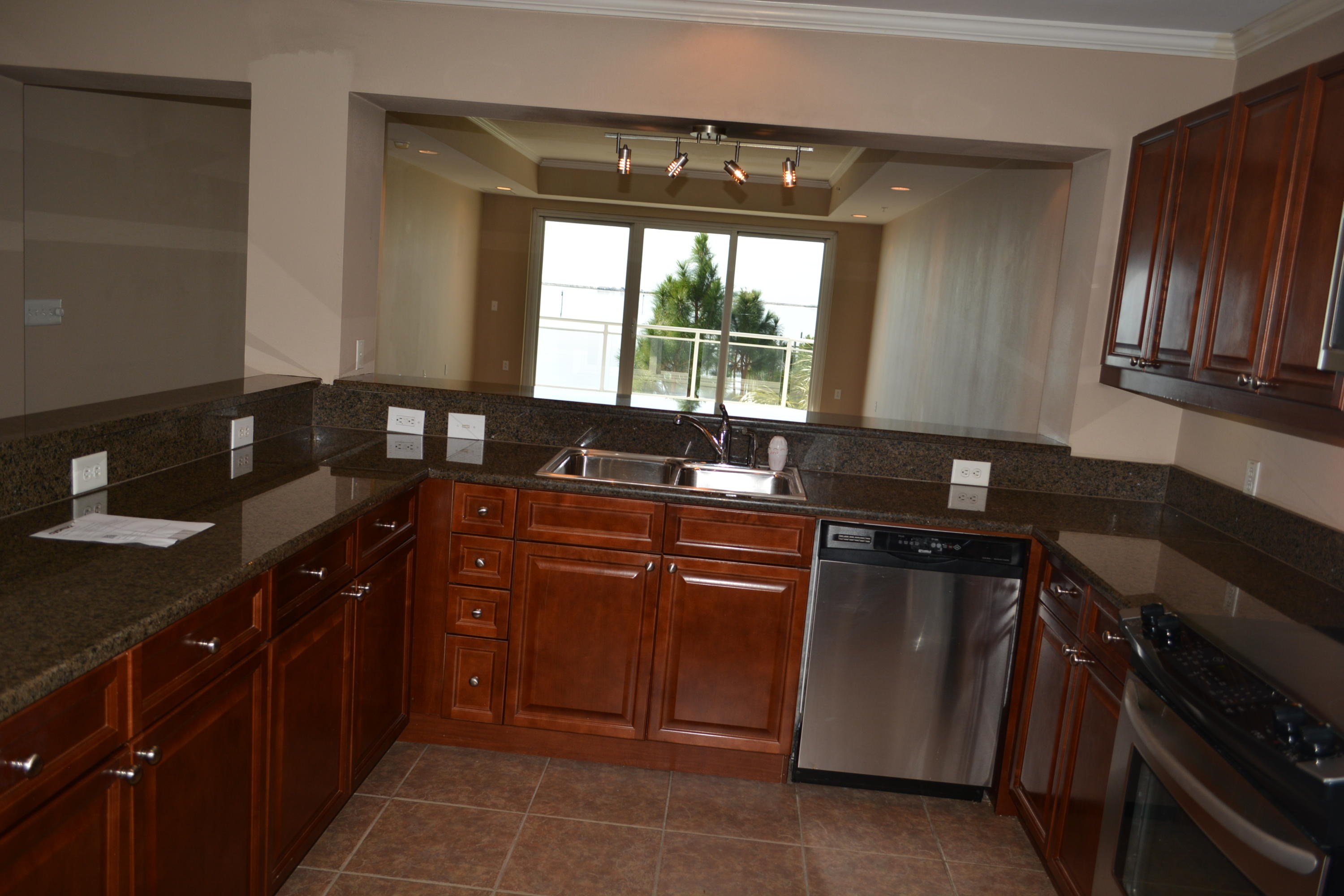 PIER 23 - Residential