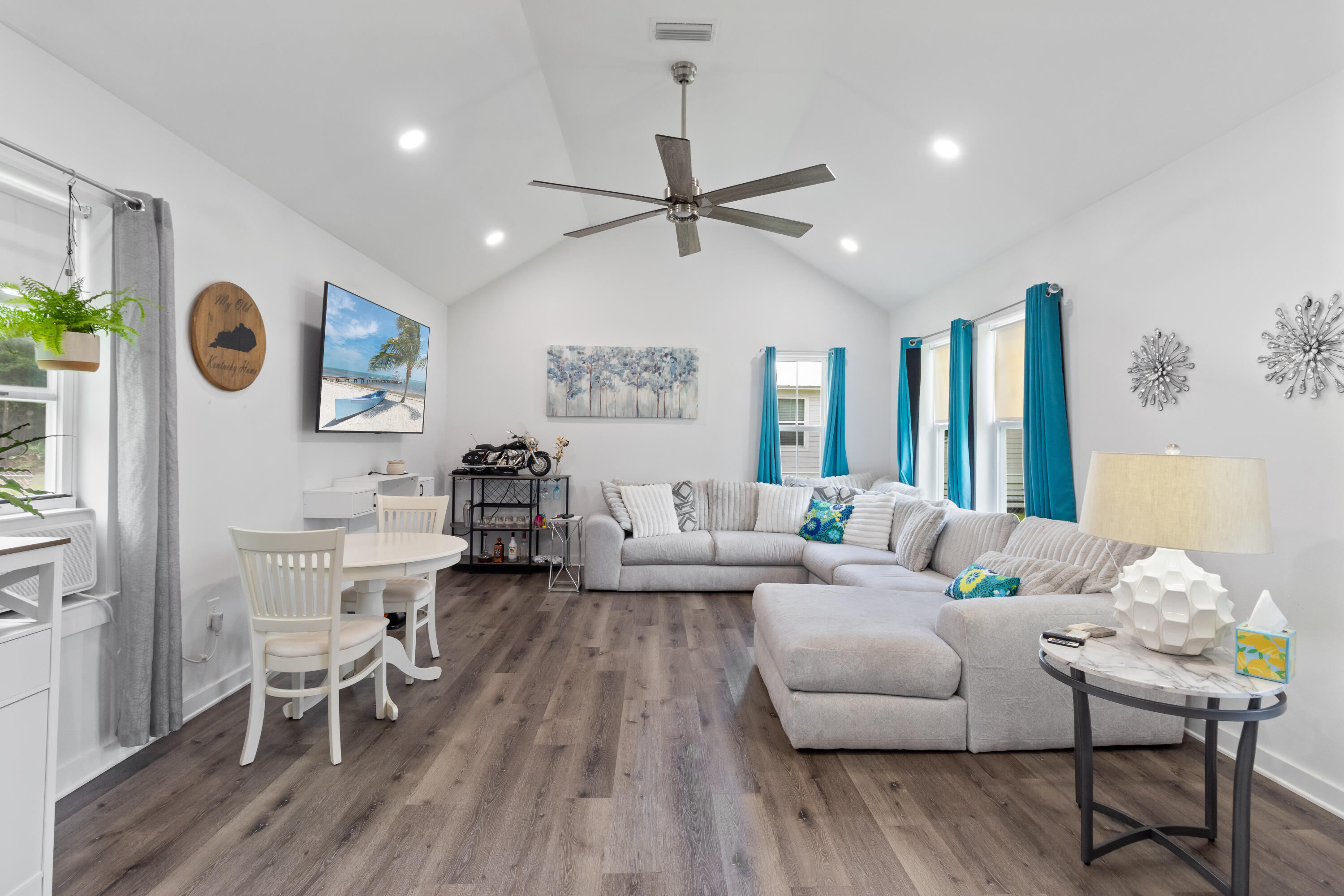 OAKWOOD LAKES ESTATES - Residential