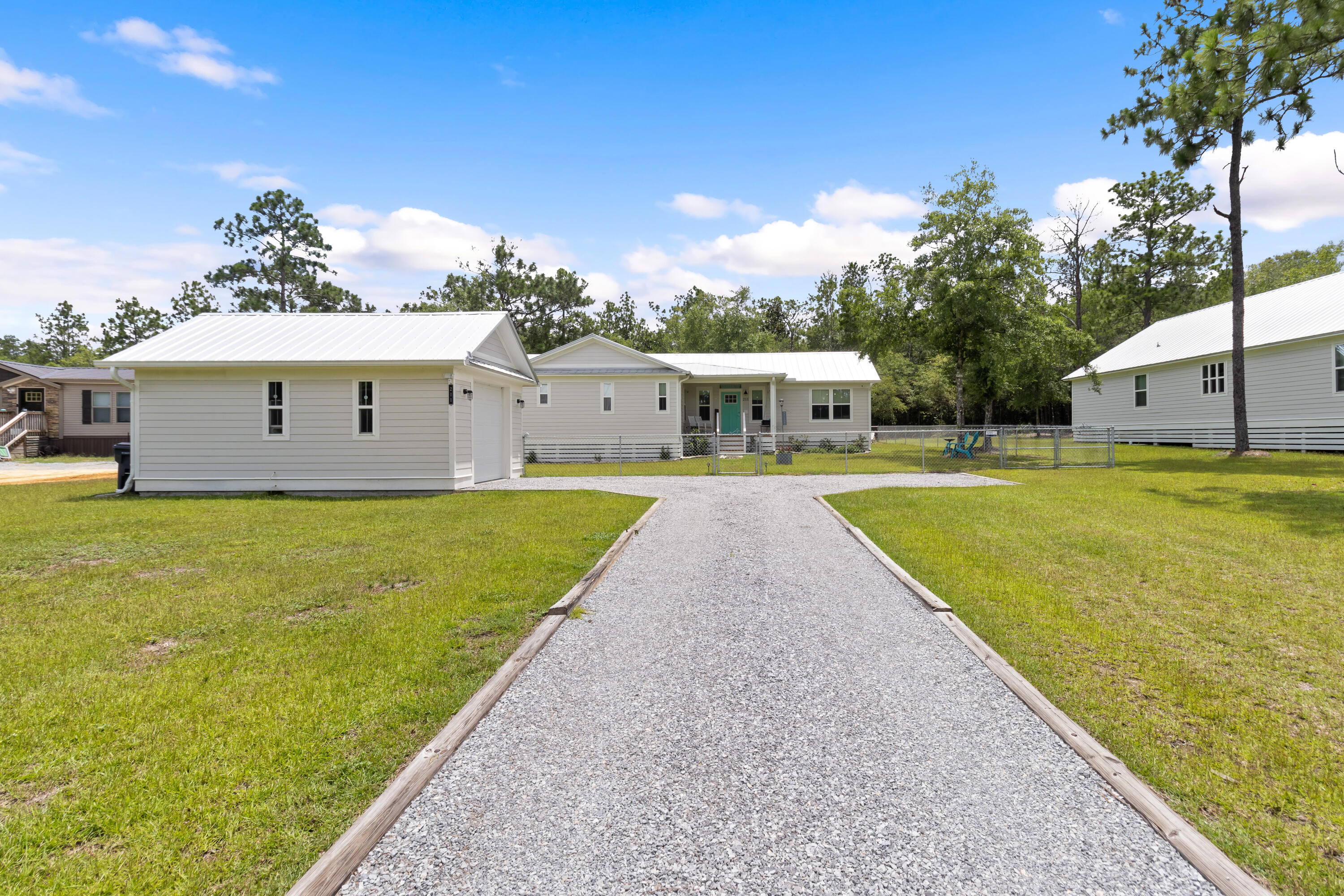 OAKWOOD LAKES ESTATES - Residential