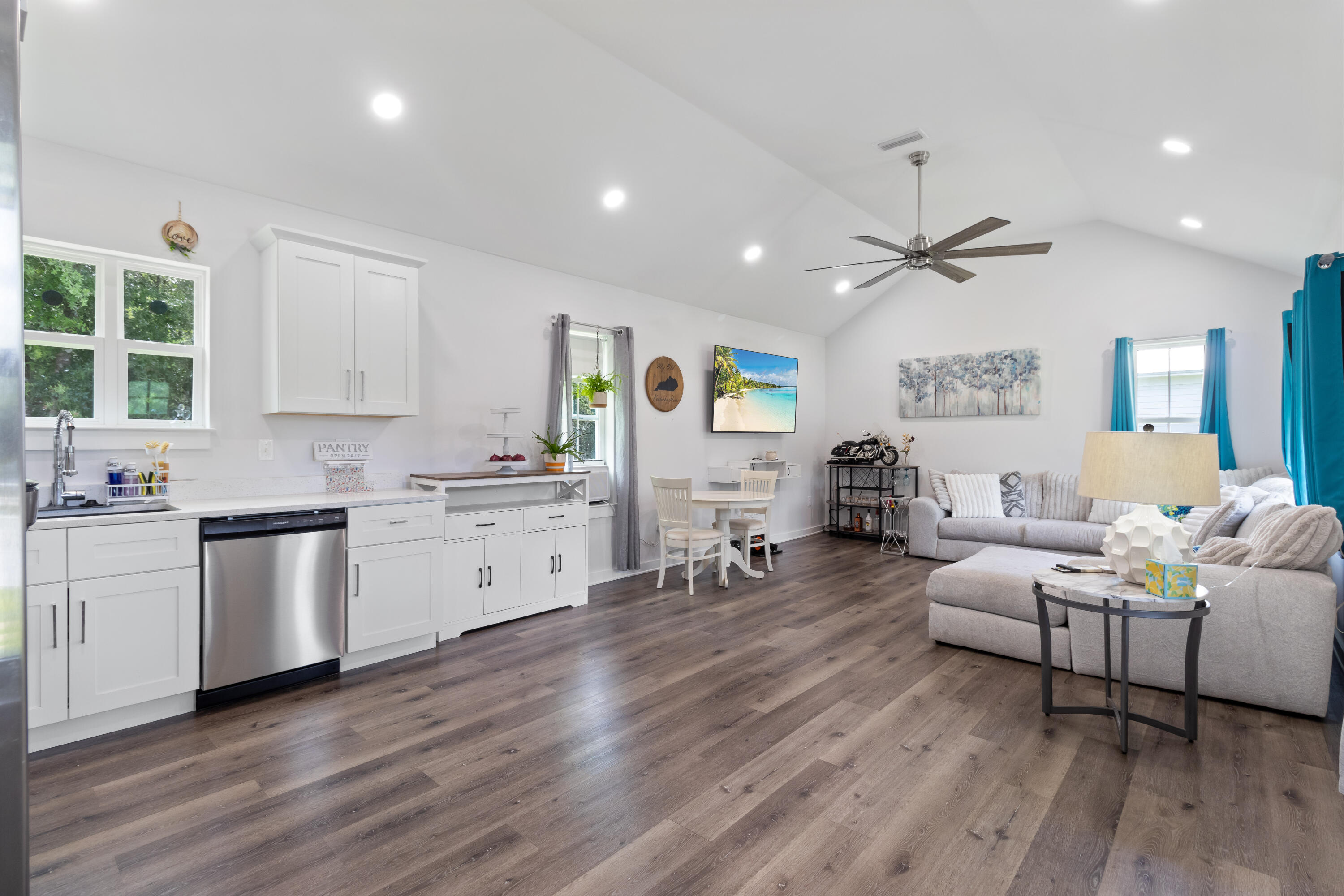 OAKWOOD LAKES ESTATES - Residential