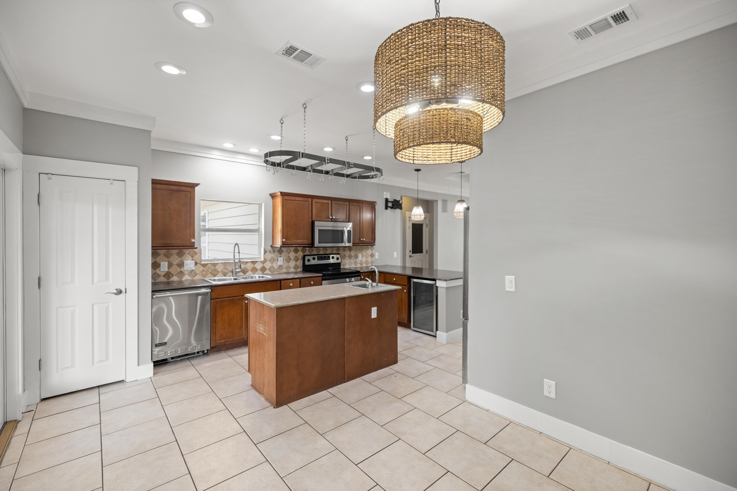 DOROTHY BOWEN ESTATES - Residential
