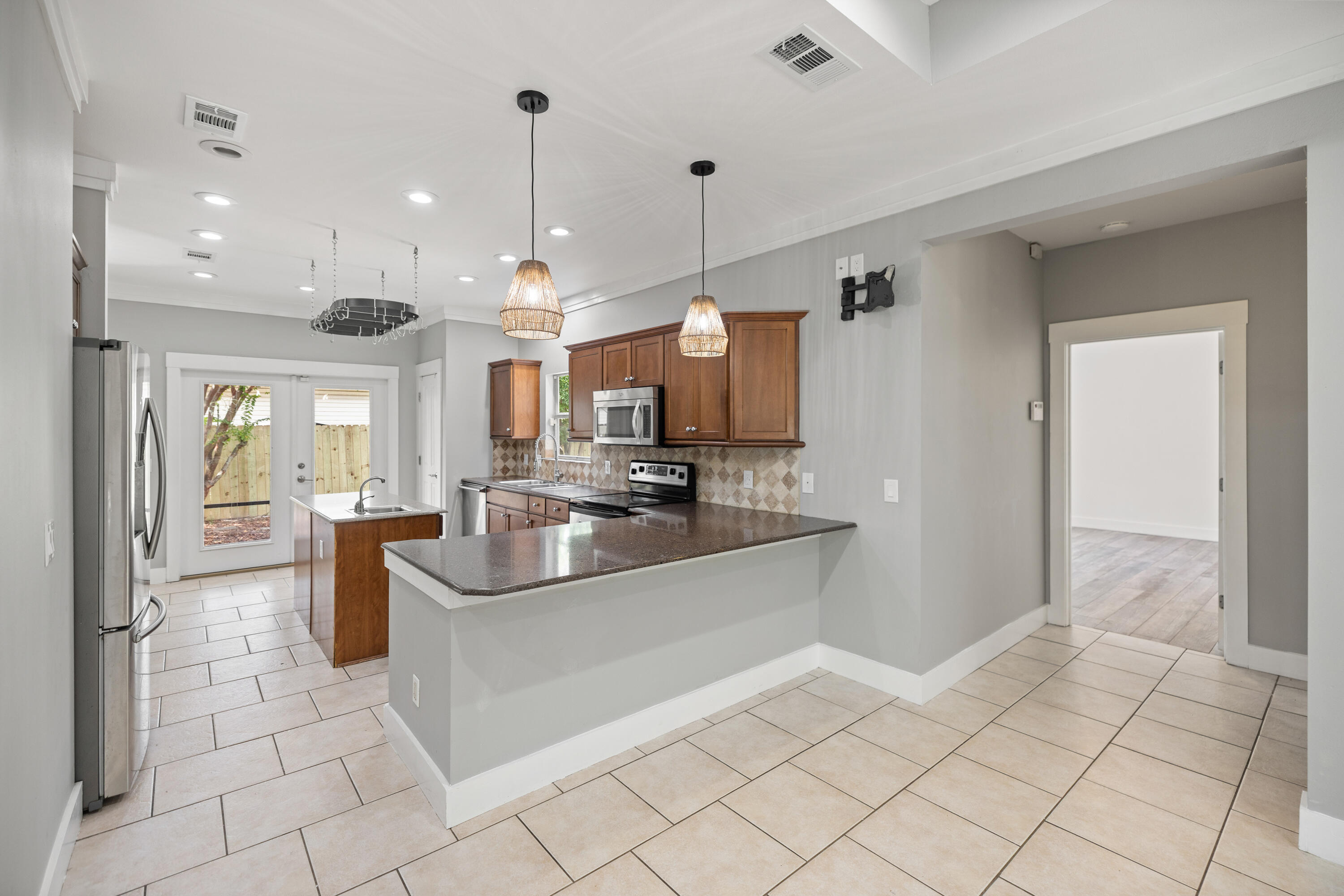 DOROTHY BOWEN ESTATES - Residential