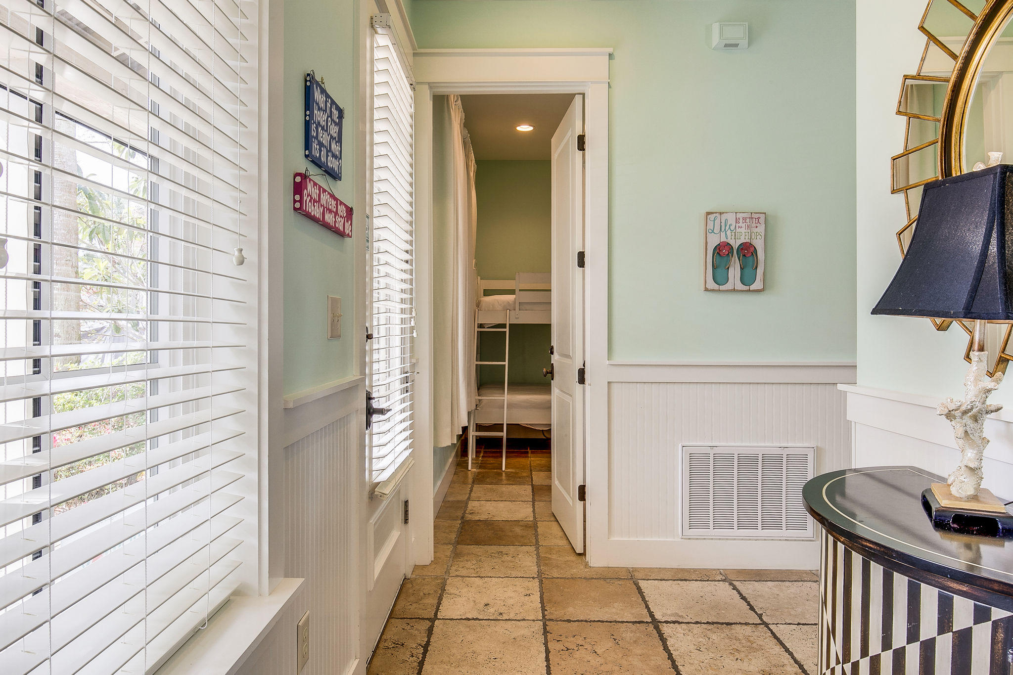 BUNGALOS AT SANDESTIN - Residential