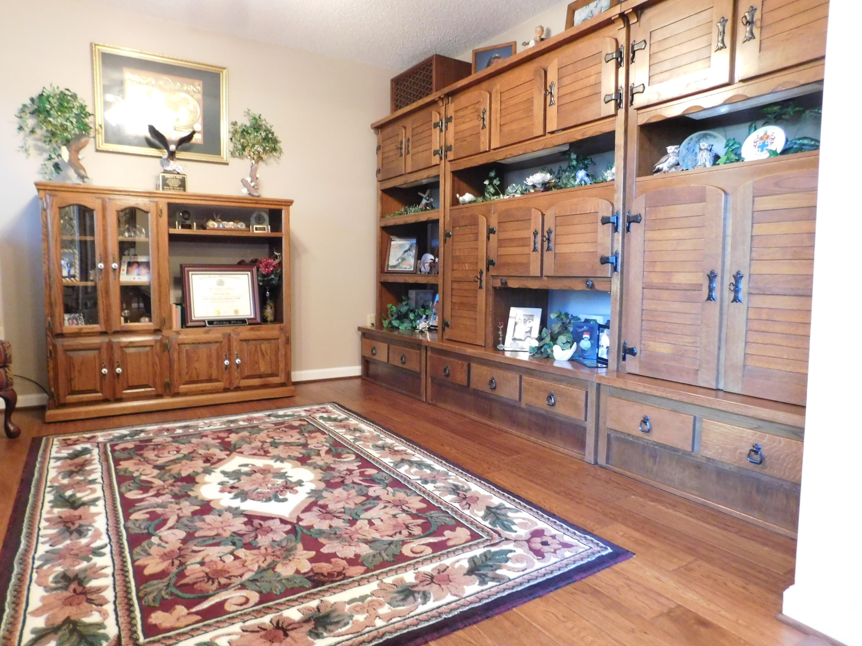 Le Chateau - Residential