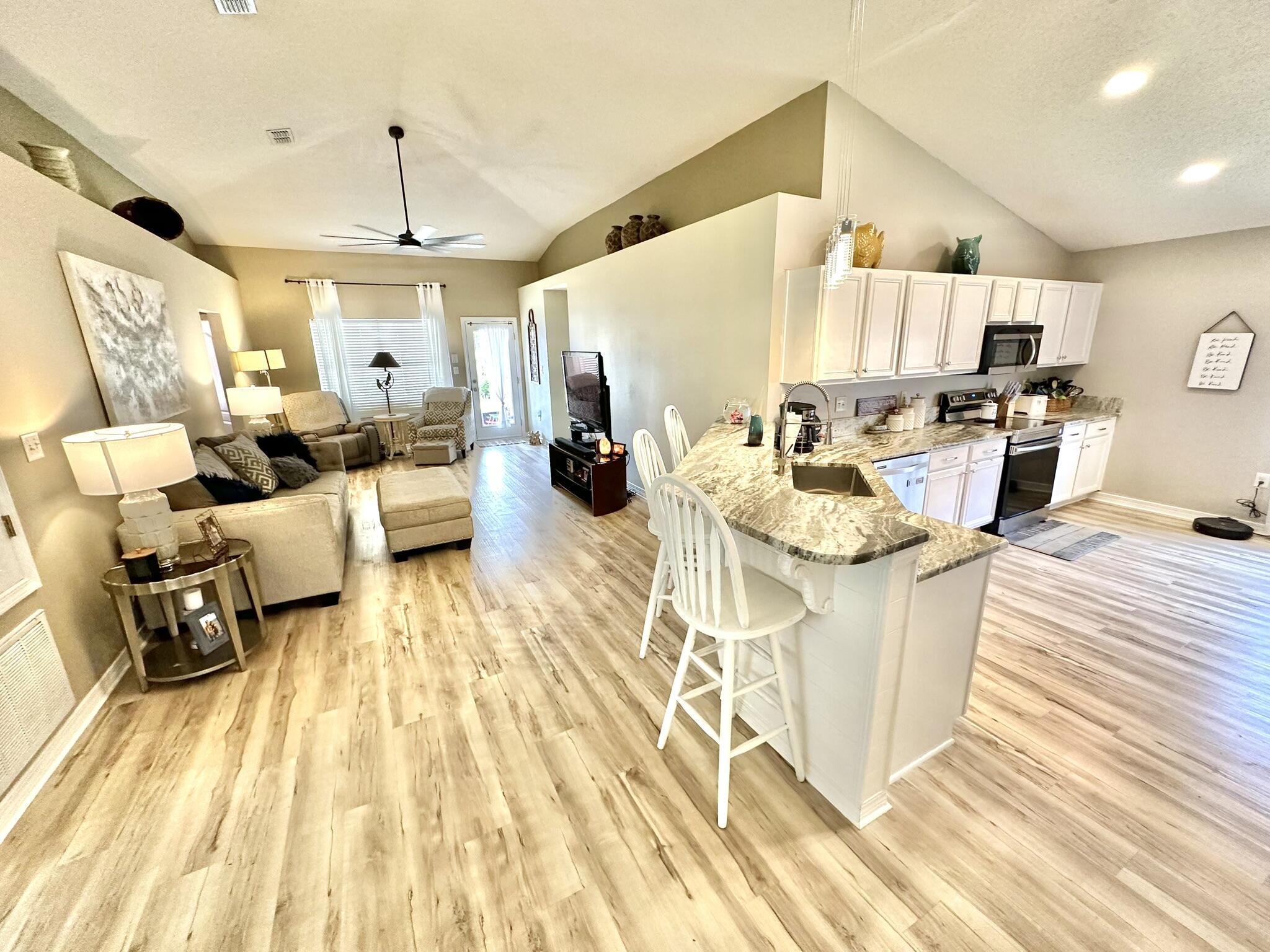 PARADISE RETREAT - Residential