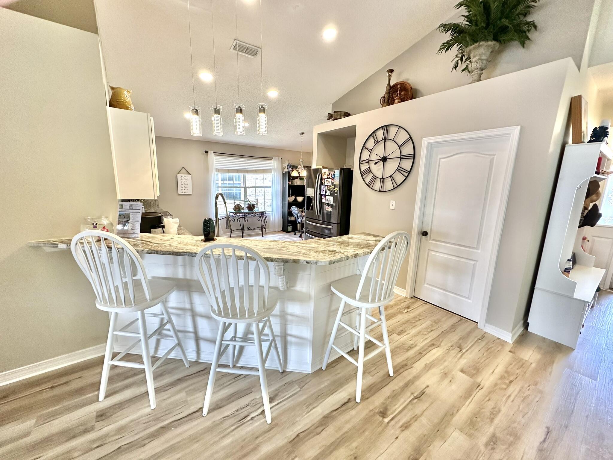 PARADISE RETREAT - Residential