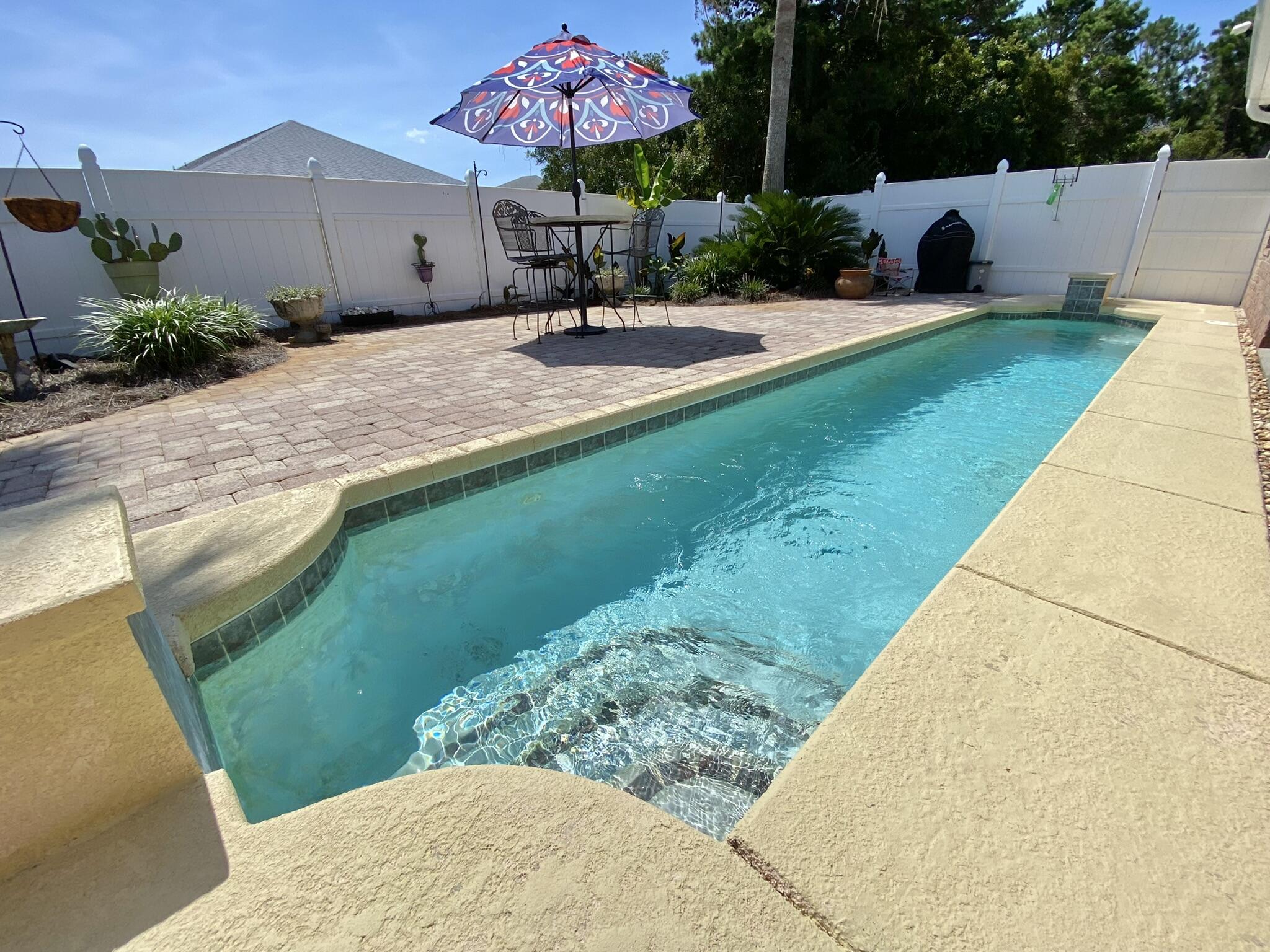 PARADISE RETREAT - Residential