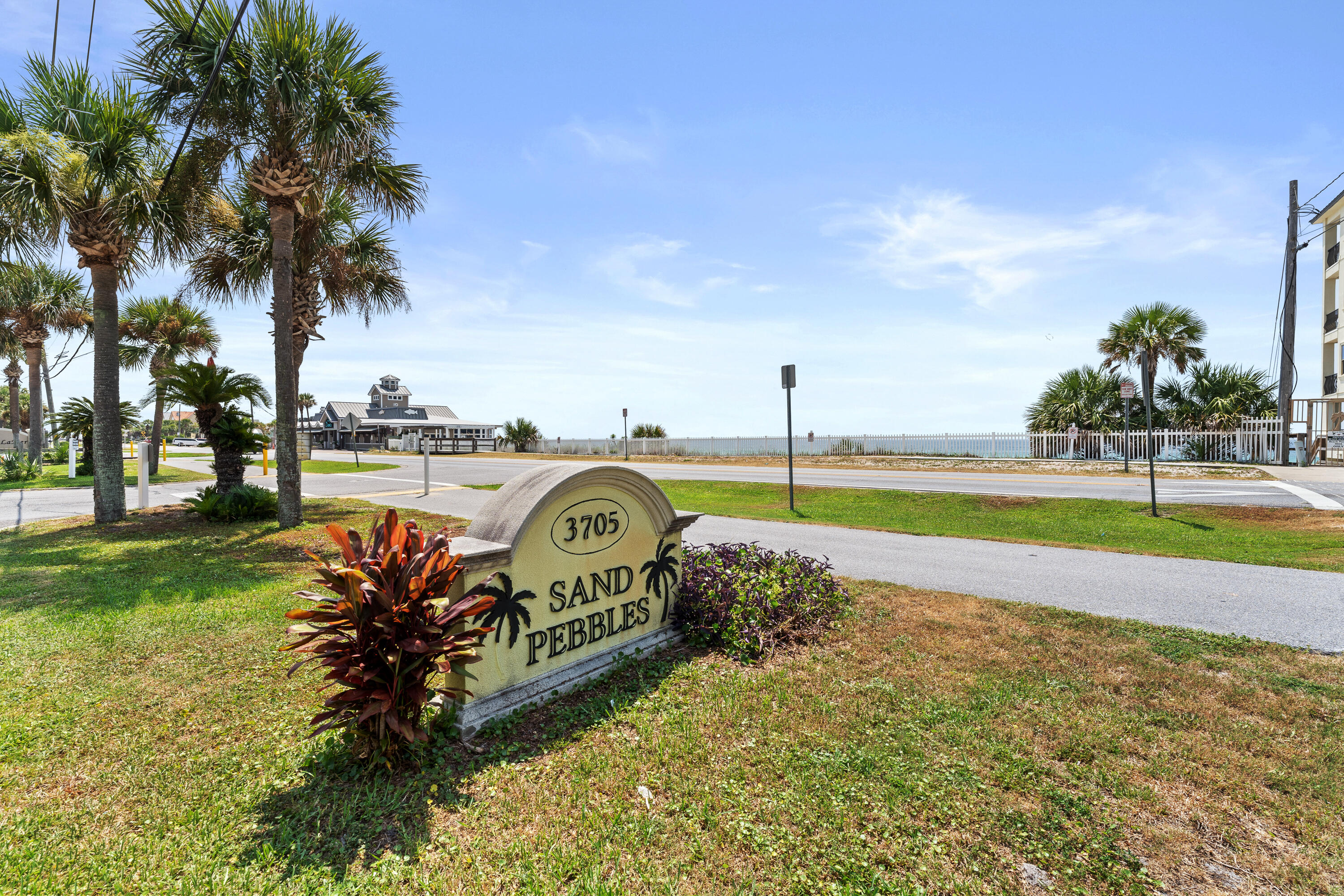 SAND PEBBLES T/H - Residential